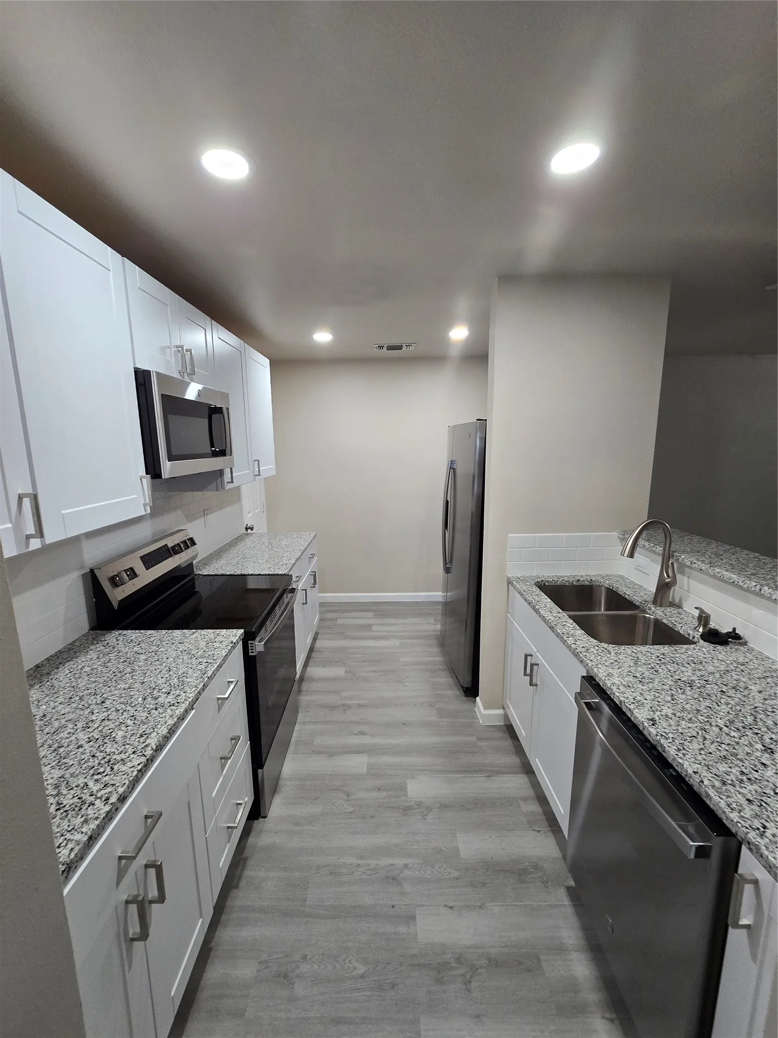 Duplex For Sale in Dallas County , 105 Garfield Street, Garland, Texas 75042, 6 Bedroom, 4 Bathroom, 2 Garage spaces, 0 Sqft, built in 2000, mls#21258561, Real Estate Agent in Garland, Homes For Sale in Dallas county, Homes For Sale in Garland, Realtor in Garland Texas, Real Estate Brokerage Independent Realty Texas, Luminita Cordes Realtor