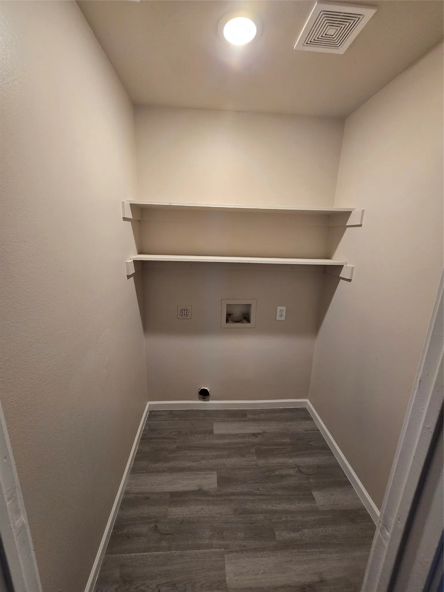 Duplex For Sale in Dallas County , 105 Garfield Street, Garland, Texas 75042, 6 Bedroom, 4 Bathroom, 2 Garage spaces, 0 Sqft, built in 2000, mls#21258561, Real Estate Agent in Garland, Homes For Sale in Dallas county, Homes For Sale in Garland, Realtor in Garland Texas, Real Estate Brokerage Independent Realty Texas, Luminita Cordes Realtor
