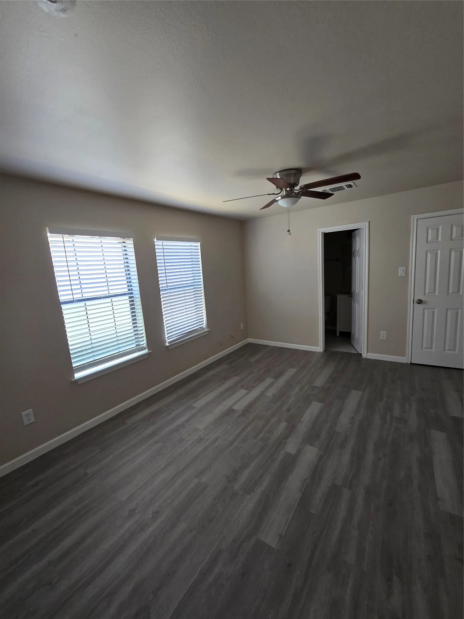 Duplex For Sale in Dallas County , 105 Garfield Street, Garland, Texas 75042, 6 Bedroom, 4 Bathroom, 2 Garage spaces, 0 Sqft, built in 2000, mls#21258561, Real Estate Agent in Garland, Homes For Sale in Dallas county, Homes For Sale in Garland, Realtor in Garland Texas, Real Estate Brokerage Independent Realty Texas, Luminita Cordes Realtor
