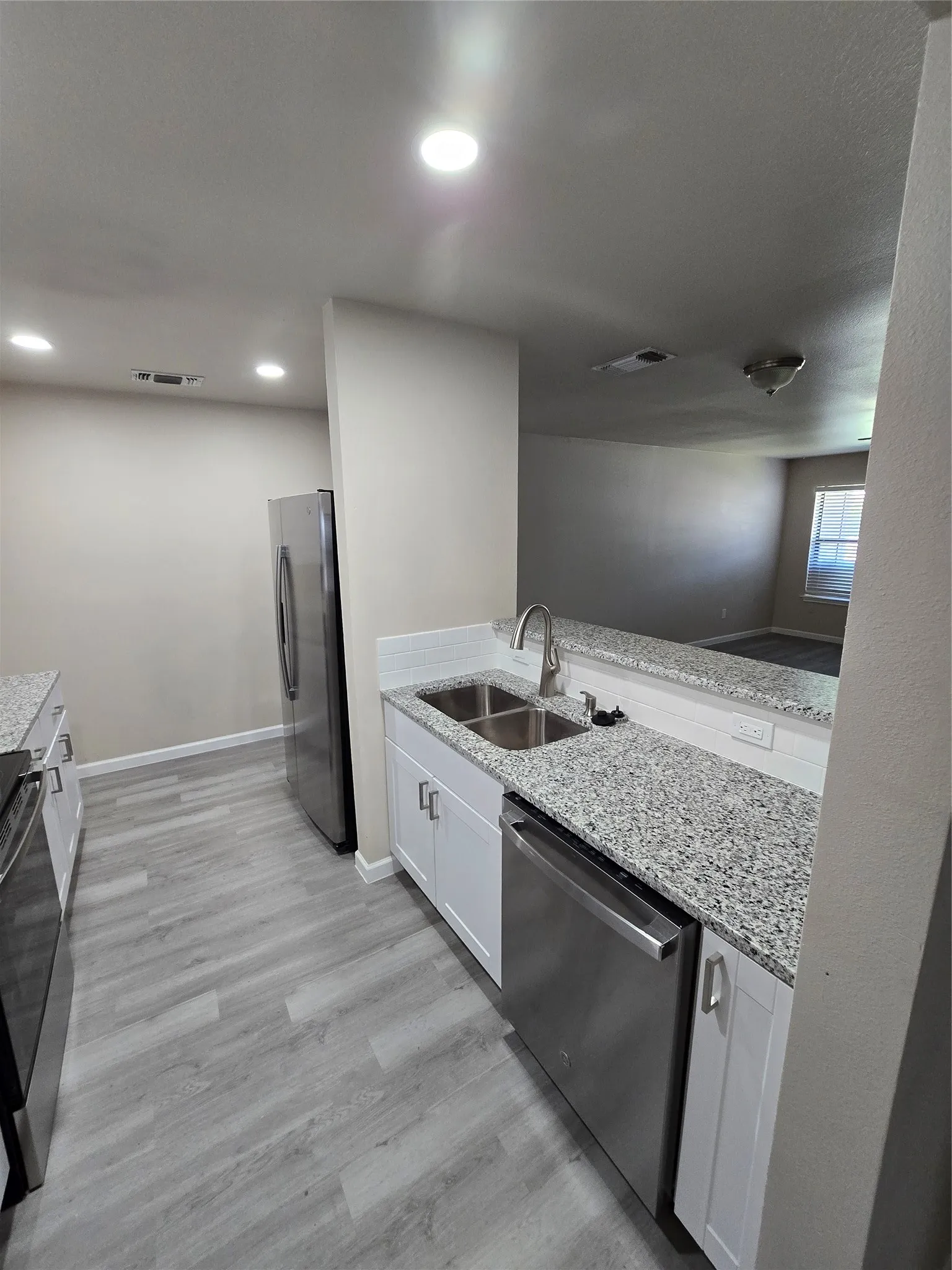 Duplex For Sale in Dallas County , 105 Garfield Street, Garland, Texas 75042, 6 Bedroom, 4 Bathroom, 2 Garage spaces, 0 Sqft, built in 2000, mls#21258561, Real Estate Agent in Garland, Homes For Sale in Dallas county, Homes For Sale in Garland, Realtor in Garland Texas, Real Estate Brokerage Independent Realty Texas, Luminita Cordes Realtor