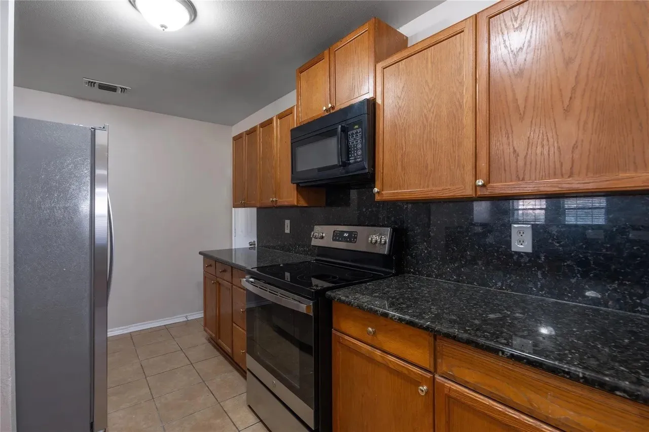Duplex For Sale in Dallas County , 105 Garfield Street, Garland, Texas 75042, 6 Bedroom, 4 Bathroom, 2 Garage spaces, 0 Sqft, built in 2000, mls#21258561, Real Estate Agent in Garland, Homes For Sale in Dallas county, Homes For Sale in Garland, Realtor in Garland Texas, Real Estate Brokerage Independent Realty Texas, Luminita Cordes Realtor