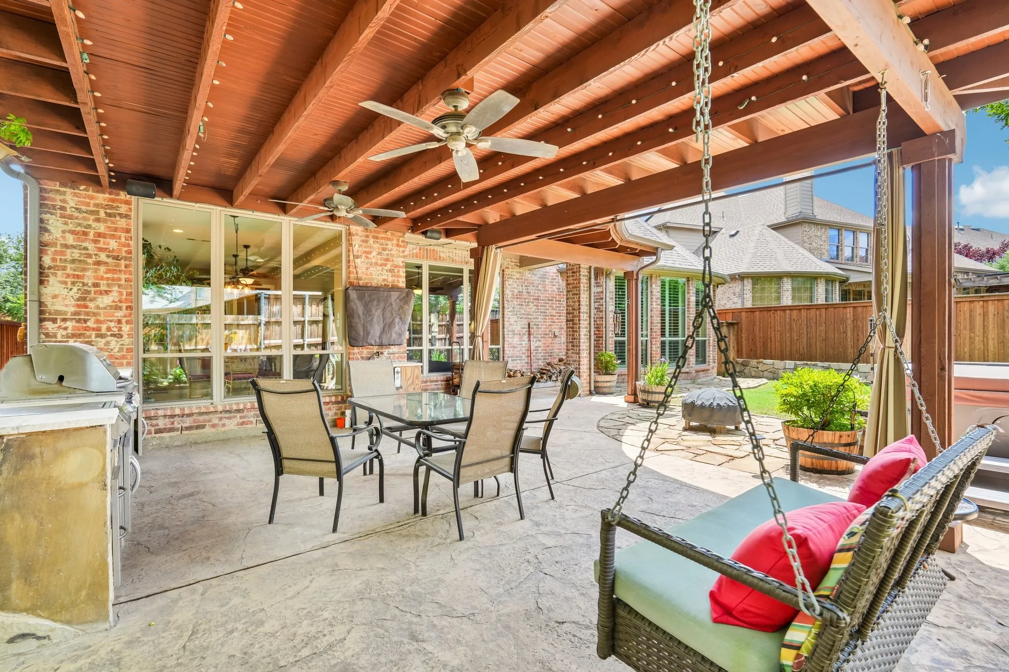 Single Family Residence For Sale in Collin County , 812 Moss Cliff Circle, Mc Kinney, Texas 75071, 5 Bedroom, 4 Bathroom, 3 Garage spaces, 3,976 Sqft, built in 2006, mls#21258036, Real Estate Agent in Mc Kinney, Homes For Sale in Collin county, Homes For Sale in Mc Kinney, Realtor in Mc Kinney Texas, Real Estate Brokerage Independent Realty Texas, Luminita Cordes Realtor