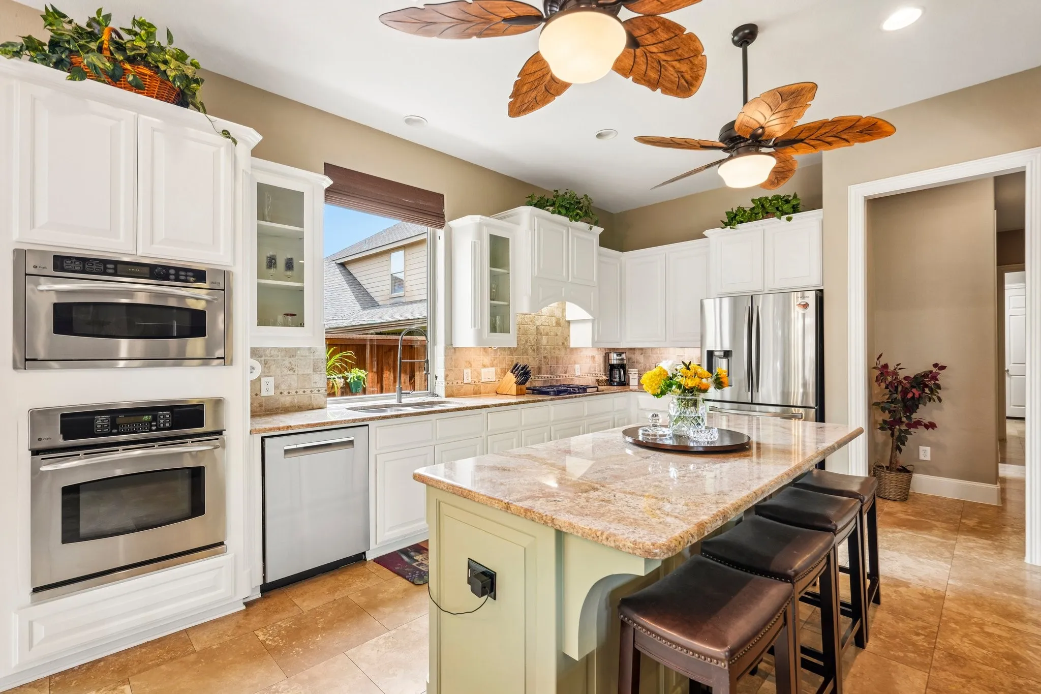 Single Family Residence For Sale in Collin County , 812 Moss Cliff Circle, Mc Kinney, Texas 75071, 5 Bedroom, 4 Bathroom, 3 Garage spaces, 3,976 Sqft, built in 2006, mls#21258036, Real Estate Agent in Mc Kinney, Homes For Sale in Collin county, Homes For Sale in Mc Kinney, Realtor in Mc Kinney Texas, Real Estate Brokerage Independent Realty Texas, Luminita Cordes Realtor