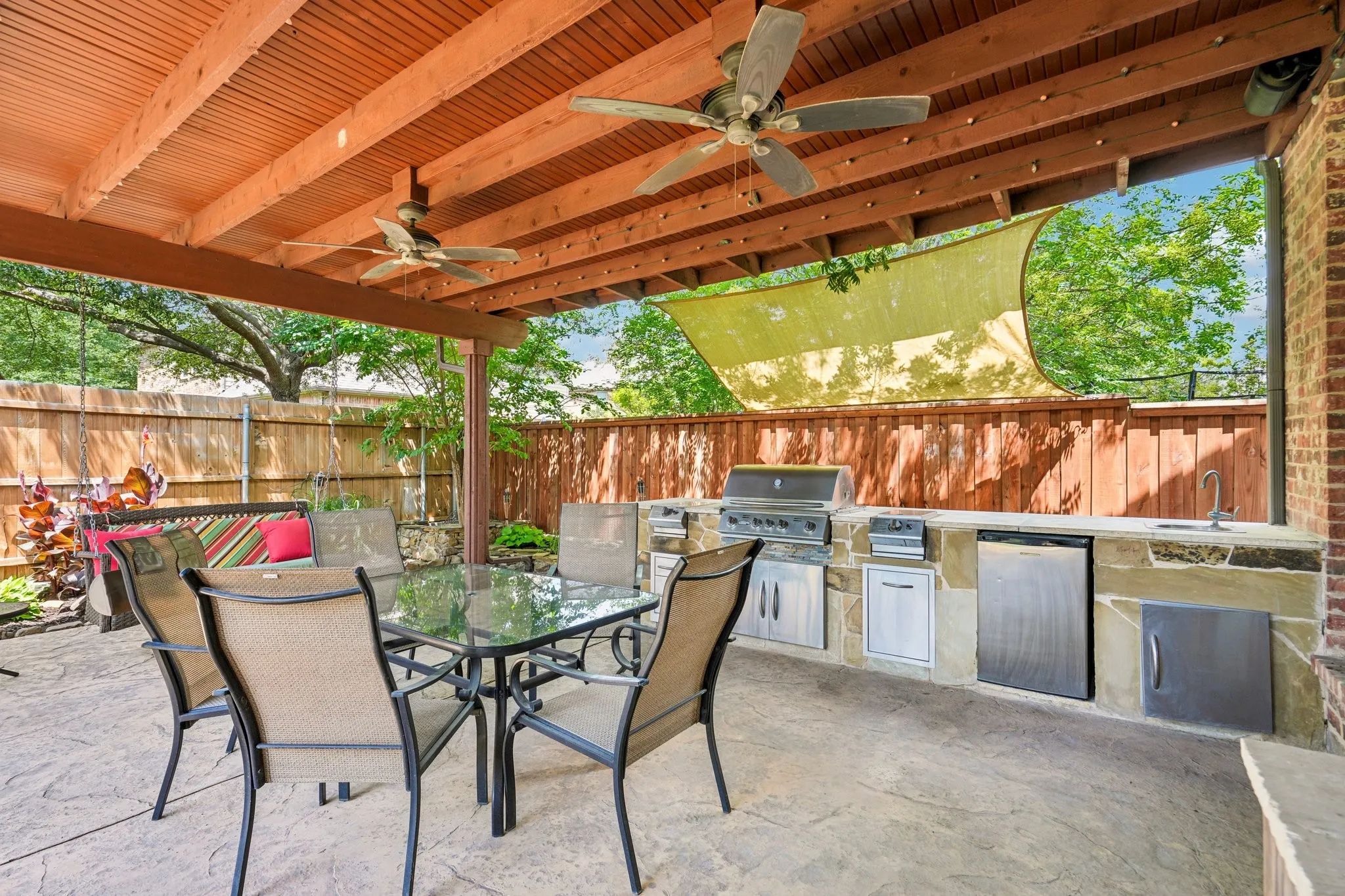 Single Family Residence For Sale in Collin County , 812 Moss Cliff Circle, Mc Kinney, Texas 75071, 5 Bedroom, 4 Bathroom, 3 Garage spaces, 3,976 Sqft, built in 2006, mls#21258036, Real Estate Agent in Mc Kinney, Homes For Sale in Collin county, Homes For Sale in Mc Kinney, Realtor in Mc Kinney Texas, Real Estate Brokerage Independent Realty Texas, Luminita Cordes Realtor