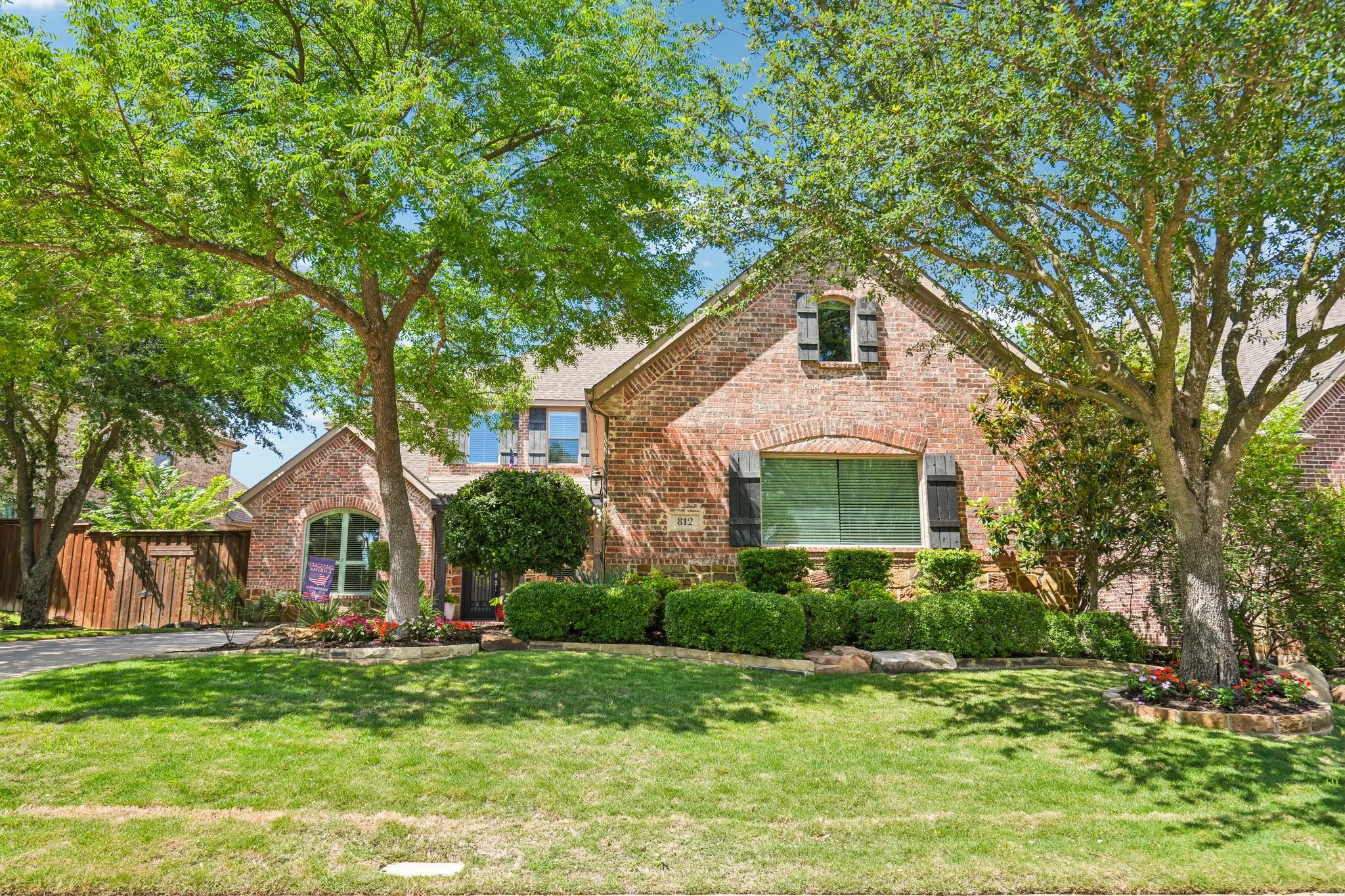 Single Family Residence For Sale in Collin County , 812 Moss Cliff Circle, Mc Kinney, Texas 75071, 5 Bedroom, 4 Bathroom, 3 Garage spaces, 3,976 Sqft, built in 2006, mls#21258036, Real Estate Agent in Mc Kinney, Homes For Sale in Collin county, Homes For Sale in Mc Kinney, Realtor in Mc Kinney Texas, Real Estate Brokerage Independent Realty Texas, Luminita Cordes Realtor