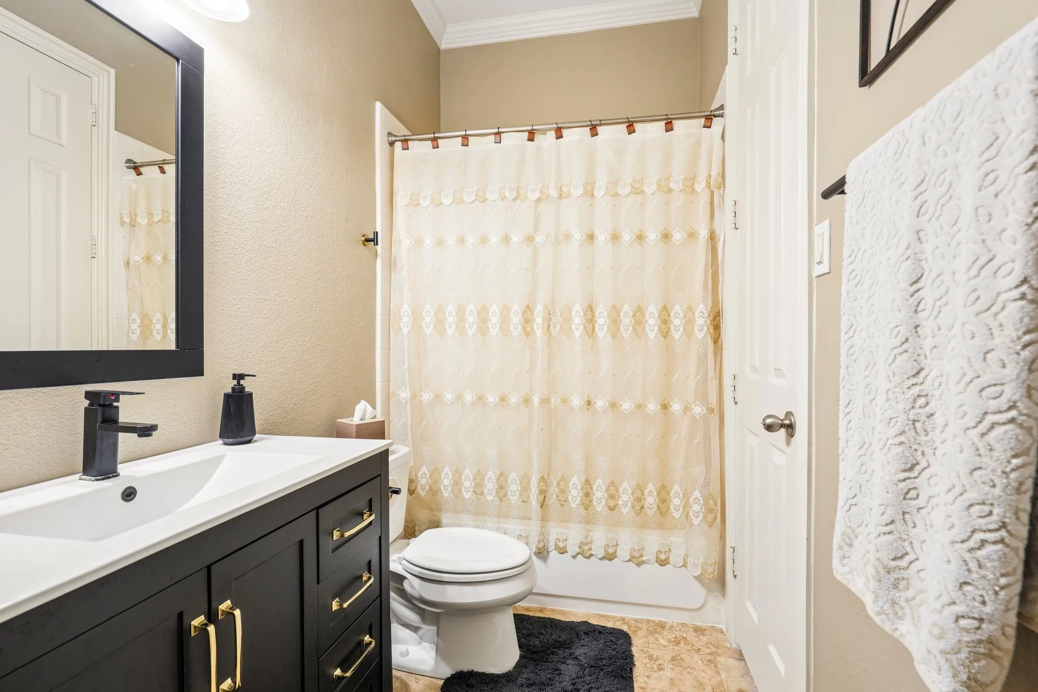 Single Family Residence For Sale in Collin County , 812 Moss Cliff Circle, Mc Kinney, Texas 75071, 5 Bedroom, 4 Bathroom, 3 Garage spaces, 3,976 Sqft, built in 2006, mls#21258036, Real Estate Agent in Mc Kinney, Homes For Sale in Collin county, Homes For Sale in Mc Kinney, Realtor in Mc Kinney Texas, Real Estate Brokerage Independent Realty Texas, Luminita Cordes Realtor