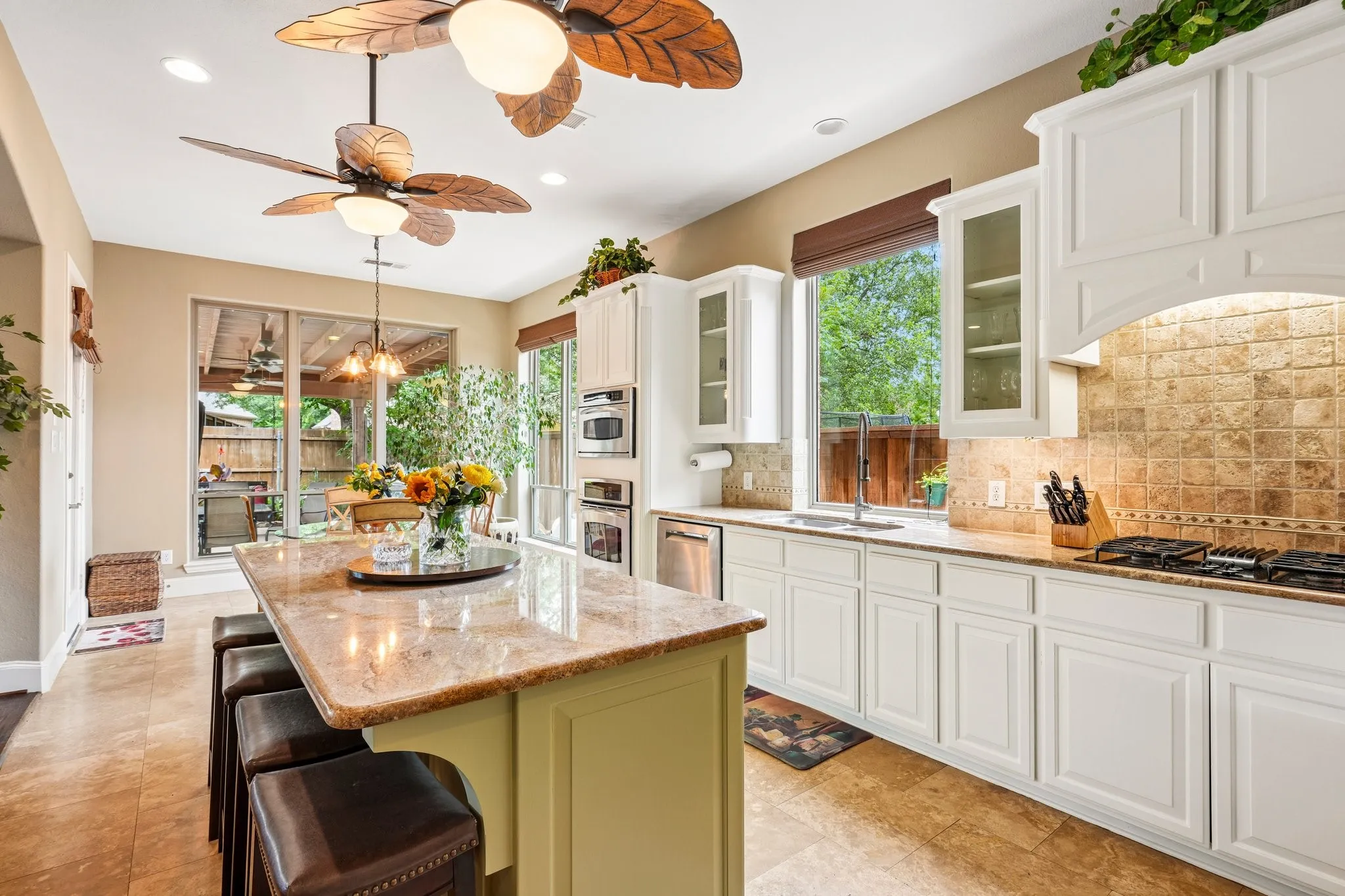 Single Family Residence For Sale in Collin County , 812 Moss Cliff Circle, Mc Kinney, Texas 75071, 5 Bedroom, 4 Bathroom, 3 Garage spaces, 3,976 Sqft, built in 2006, mls#21258036, Real Estate Agent in Mc Kinney, Homes For Sale in Collin county, Homes For Sale in Mc Kinney, Realtor in Mc Kinney Texas, Real Estate Brokerage Independent Realty Texas, Luminita Cordes Realtor