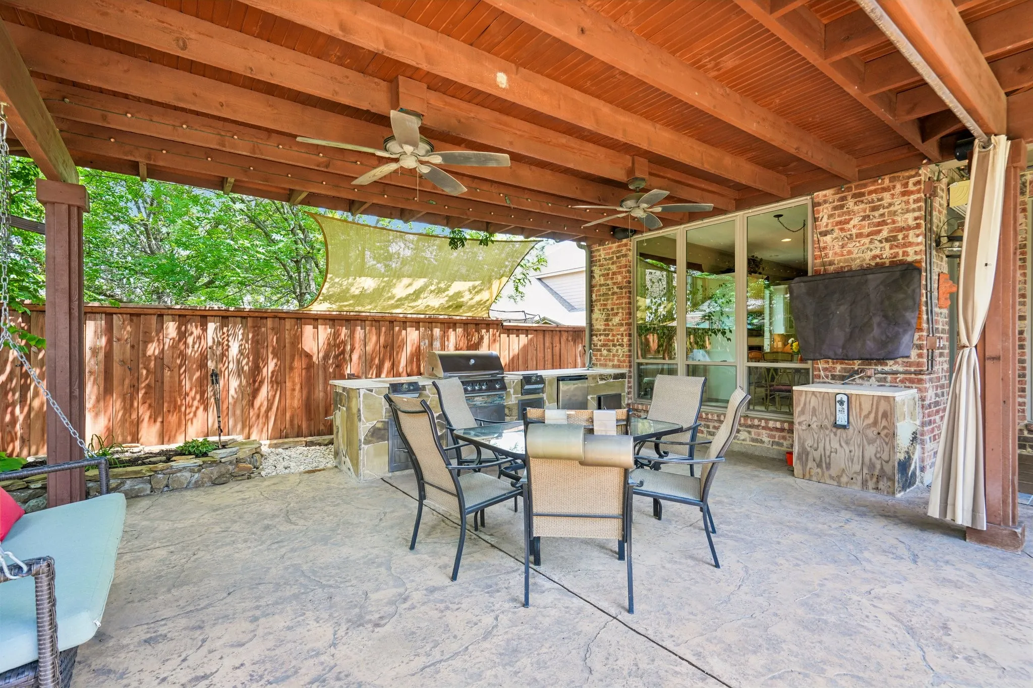 Single Family Residence For Sale in Collin County , 812 Moss Cliff Circle, Mc Kinney, Texas 75071, 5 Bedroom, 4 Bathroom, 3 Garage spaces, 3,976 Sqft, built in 2006, mls#21258036, Real Estate Agent in Mc Kinney, Homes For Sale in Collin county, Homes For Sale in Mc Kinney, Realtor in Mc Kinney Texas, Real Estate Brokerage Independent Realty Texas, Luminita Cordes Realtor