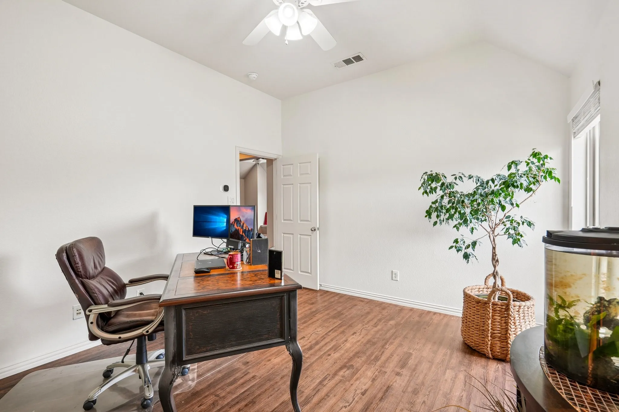 Single Family Residence For Sale in Collin County , 812 Moss Cliff Circle, Mc Kinney, Texas 75071, 5 Bedroom, 4 Bathroom, 3 Garage spaces, 3,976 Sqft, built in 2006, mls#21258036, Real Estate Agent in Mc Kinney, Homes For Sale in Collin county, Homes For Sale in Mc Kinney, Realtor in Mc Kinney Texas, Real Estate Brokerage Independent Realty Texas, Luminita Cordes Realtor