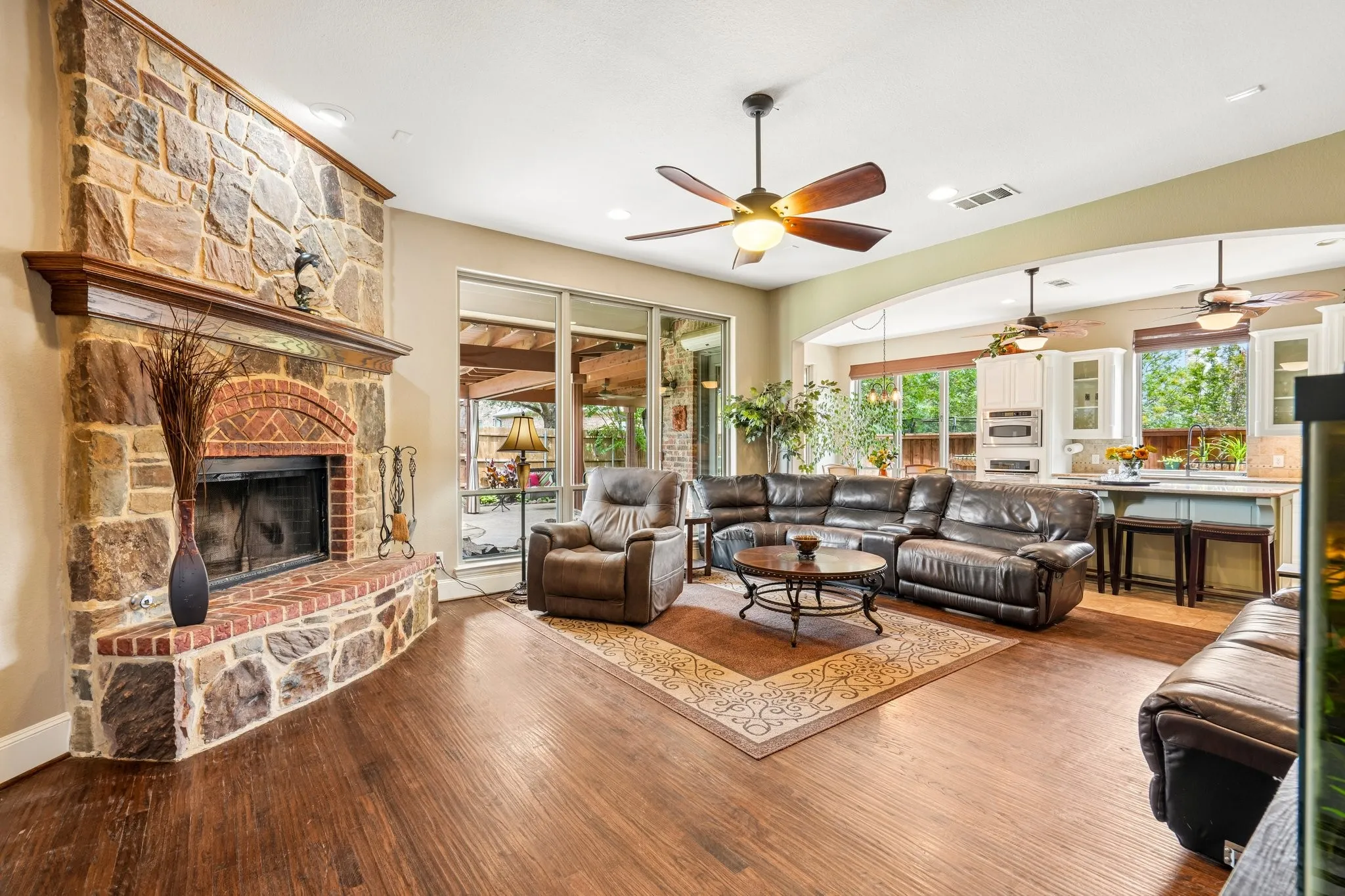 Single Family Residence For Sale in Collin County , 812 Moss Cliff Circle, Mc Kinney, Texas 75071, 5 Bedroom, 4 Bathroom, 3 Garage spaces, 3,976 Sqft, built in 2006, mls#21258036, Real Estate Agent in Mc Kinney, Homes For Sale in Collin county, Homes For Sale in Mc Kinney, Realtor in Mc Kinney Texas, Real Estate Brokerage Independent Realty Texas, Luminita Cordes Realtor