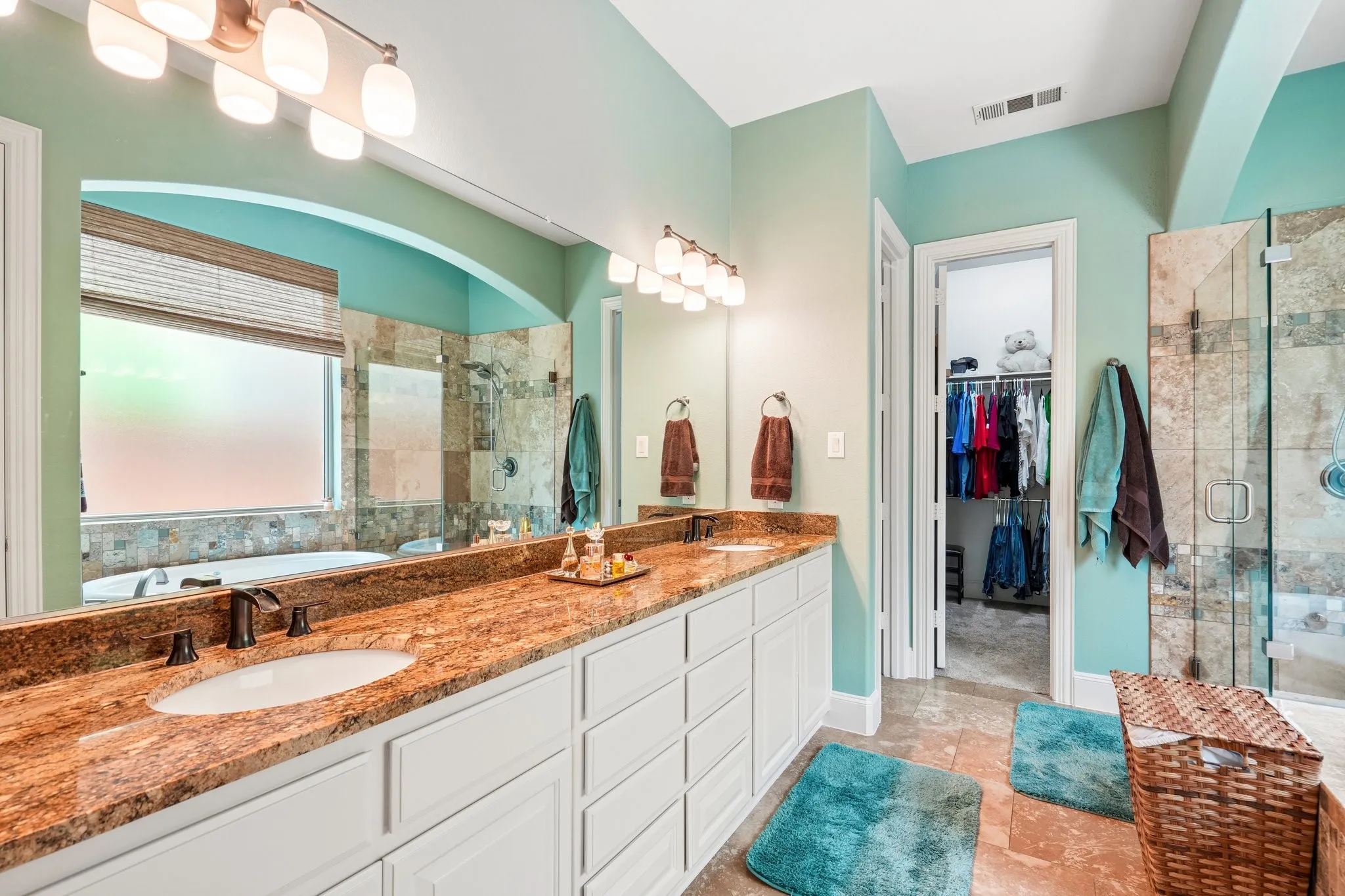 Single Family Residence For Sale in Collin County , 812 Moss Cliff Circle, Mc Kinney, Texas 75071, 5 Bedroom, 4 Bathroom, 3 Garage spaces, 3,976 Sqft, built in 2006, mls#21258036, Real Estate Agent in Mc Kinney, Homes For Sale in Collin county, Homes For Sale in Mc Kinney, Realtor in Mc Kinney Texas, Real Estate Brokerage Independent Realty Texas, Luminita Cordes Realtor
