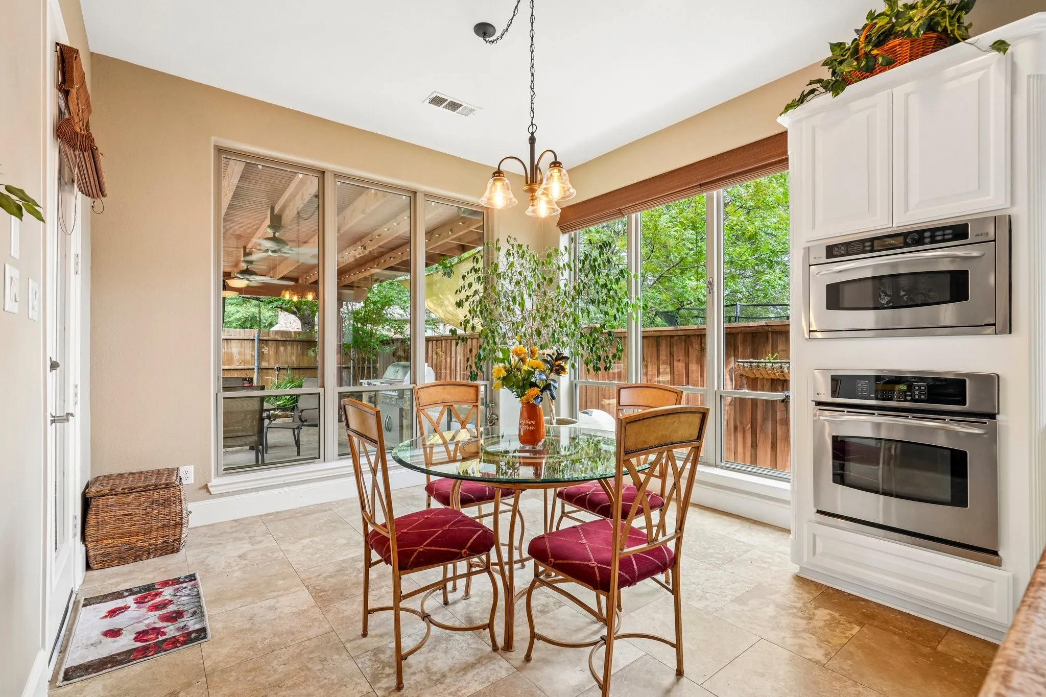 Single Family Residence For Sale in Collin County , 812 Moss Cliff Circle, Mc Kinney, Texas 75071, 5 Bedroom, 4 Bathroom, 3 Garage spaces, 3,976 Sqft, built in 2006, mls#21258036, Real Estate Agent in Mc Kinney, Homes For Sale in Collin county, Homes For Sale in Mc Kinney, Realtor in Mc Kinney Texas, Real Estate Brokerage Independent Realty Texas, Luminita Cordes Realtor