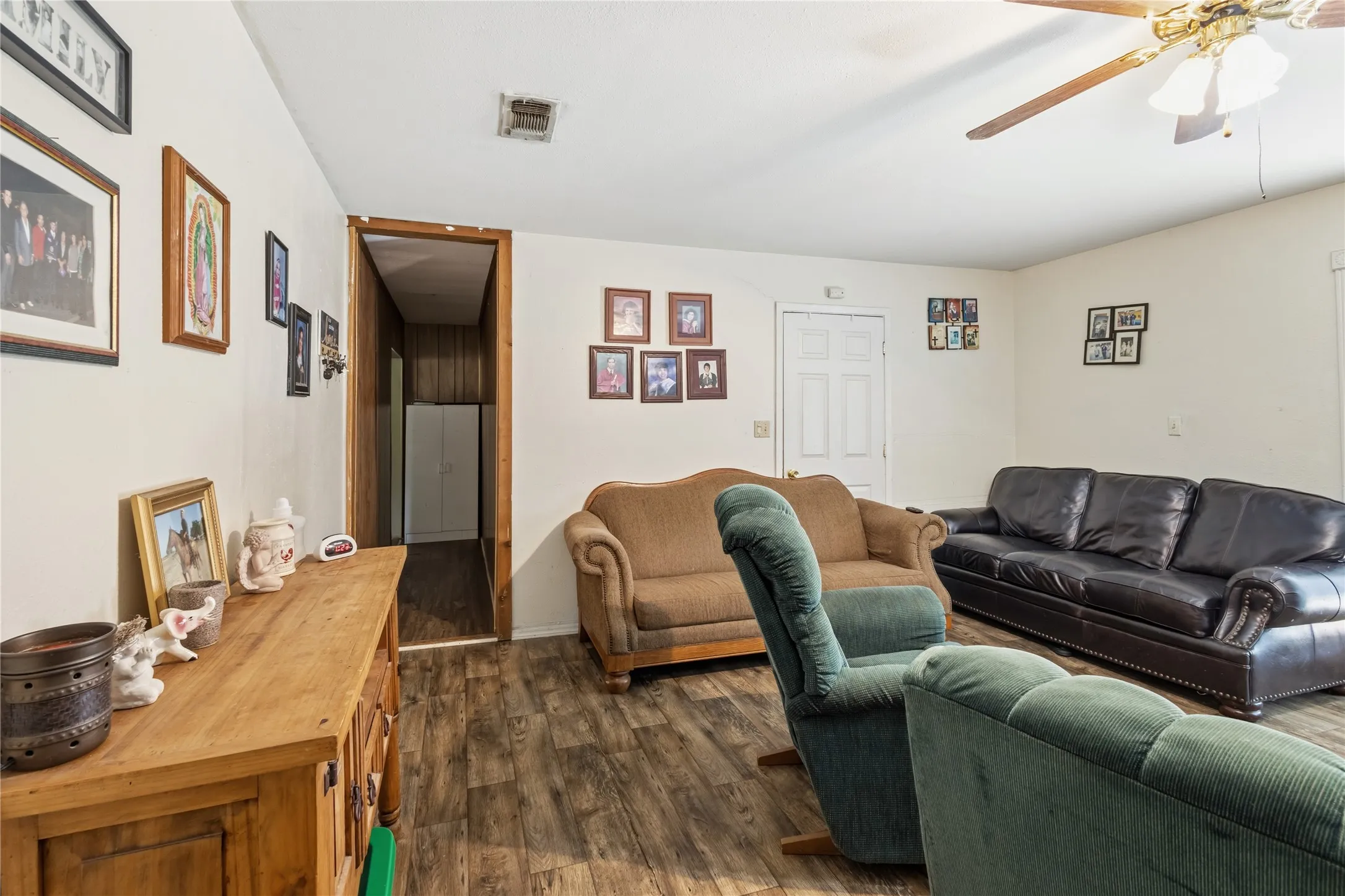 Single Family Residence For Sale in Erath County , 1336 County Road 563, Stephenville, Texas 76401, 3 Bedroom, 2 Bathroom, Garage spaces, 1,501 Sqft, built in 1988, mls#21258555, Real Estate Agent in Stephenville, Homes For Sale in Erath county, Homes For Sale in Stephenville, Realtor in Stephenville Texas, Real Estate Brokerage Independent Realty Texas, Luminita Cordes Realtor
