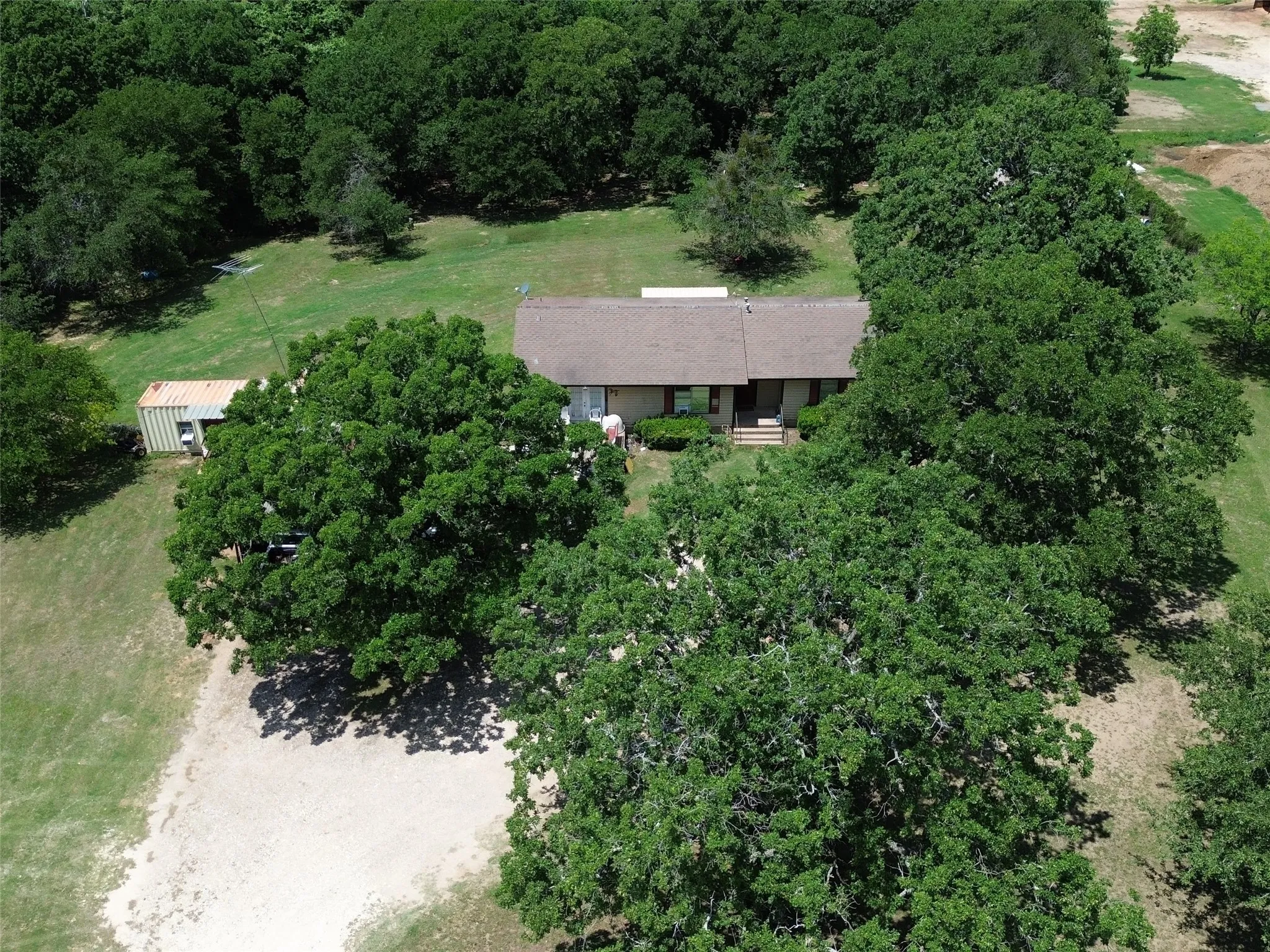 Single Family Residence For Sale in Erath County , 1336 County Road 563, Stephenville, Texas 76401, 3 Bedroom, 2 Bathroom, Garage spaces, 1,501 Sqft, built in 1988, mls#21258555, Real Estate Agent in Stephenville, Homes For Sale in Erath county, Homes For Sale in Stephenville, Realtor in Stephenville Texas, Real Estate Brokerage Independent Realty Texas, Luminita Cordes Realtor