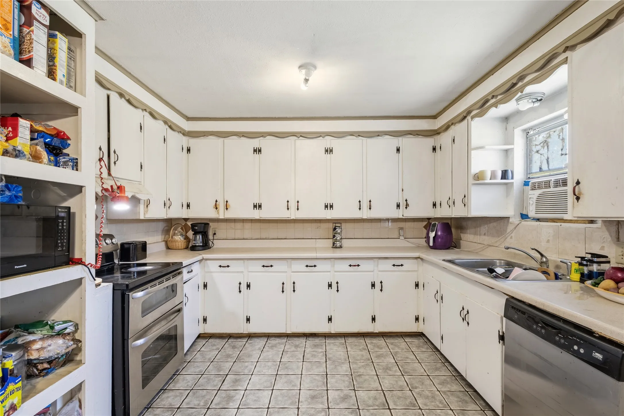 Single Family Residence For Sale in Erath County , 1336 County Road 563, Stephenville, Texas 76401, 3 Bedroom, 2 Bathroom, Garage spaces, 1,501 Sqft, built in 1988, mls#21258555, Real Estate Agent in Stephenville, Homes For Sale in Erath county, Homes For Sale in Stephenville, Realtor in Stephenville Texas, Real Estate Brokerage Independent Realty Texas, Luminita Cordes Realtor