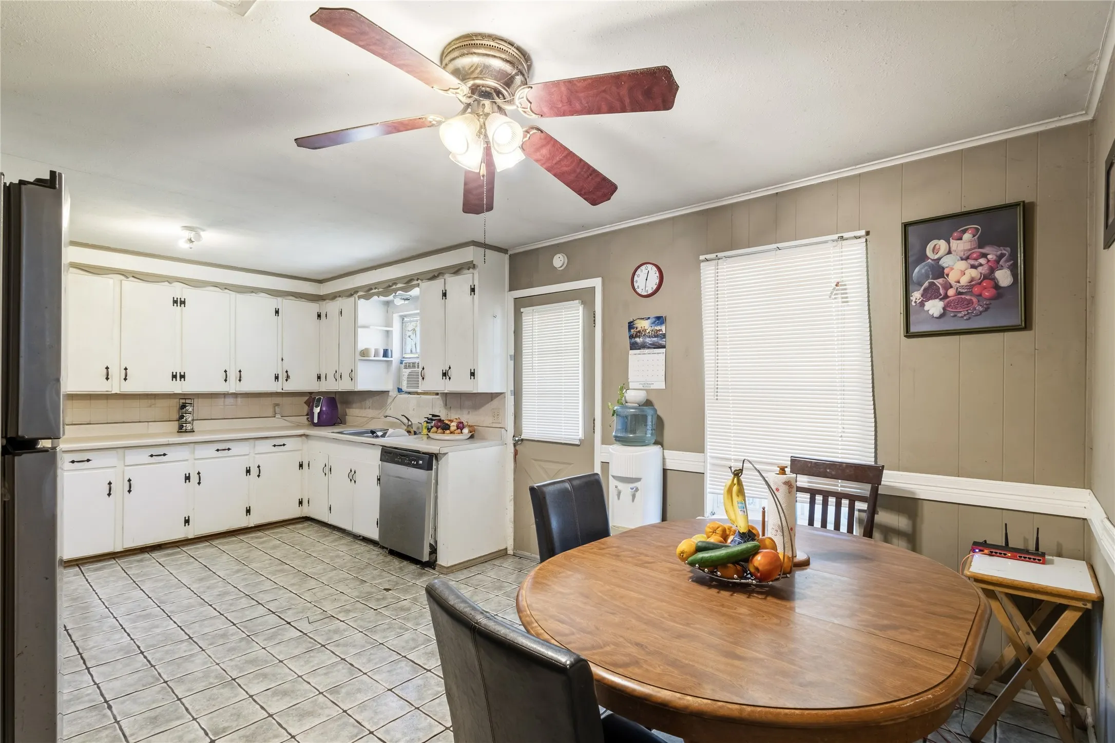 Single Family Residence For Sale in Erath County , 1336 County Road 563, Stephenville, Texas 76401, 3 Bedroom, 2 Bathroom, Garage spaces, 1,501 Sqft, built in 1988, mls#21258555, Real Estate Agent in Stephenville, Homes For Sale in Erath county, Homes For Sale in Stephenville, Realtor in Stephenville Texas, Real Estate Brokerage Independent Realty Texas, Luminita Cordes Realtor