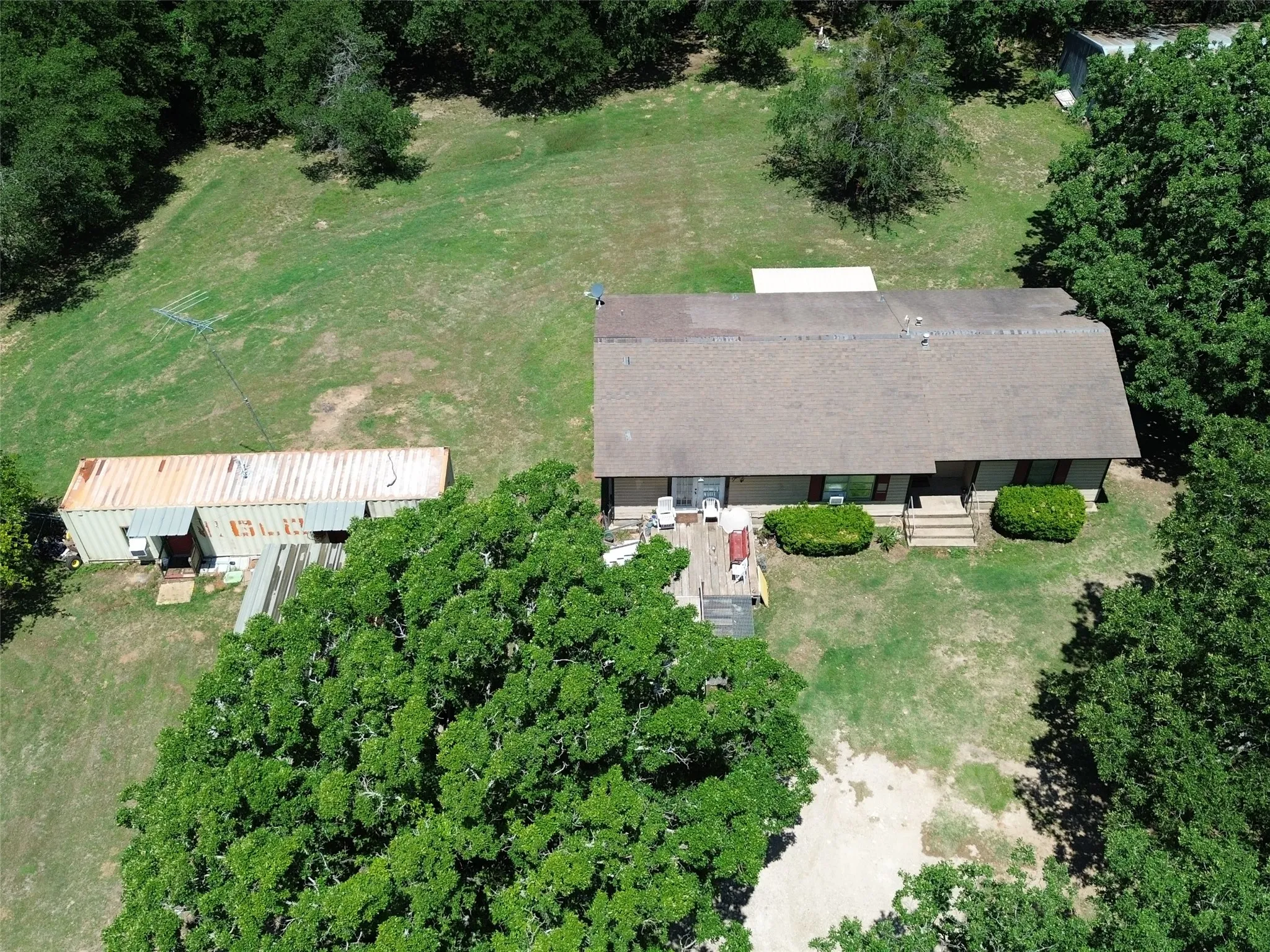 Single Family Residence For Sale in Erath County , 1336 County Road 563, Stephenville, Texas 76401, 3 Bedroom, 2 Bathroom, Garage spaces, 1,501 Sqft, built in 1988, mls#21258555, Real Estate Agent in Stephenville, Homes For Sale in Erath county, Homes For Sale in Stephenville, Realtor in Stephenville Texas, Real Estate Brokerage Independent Realty Texas, Luminita Cordes Realtor