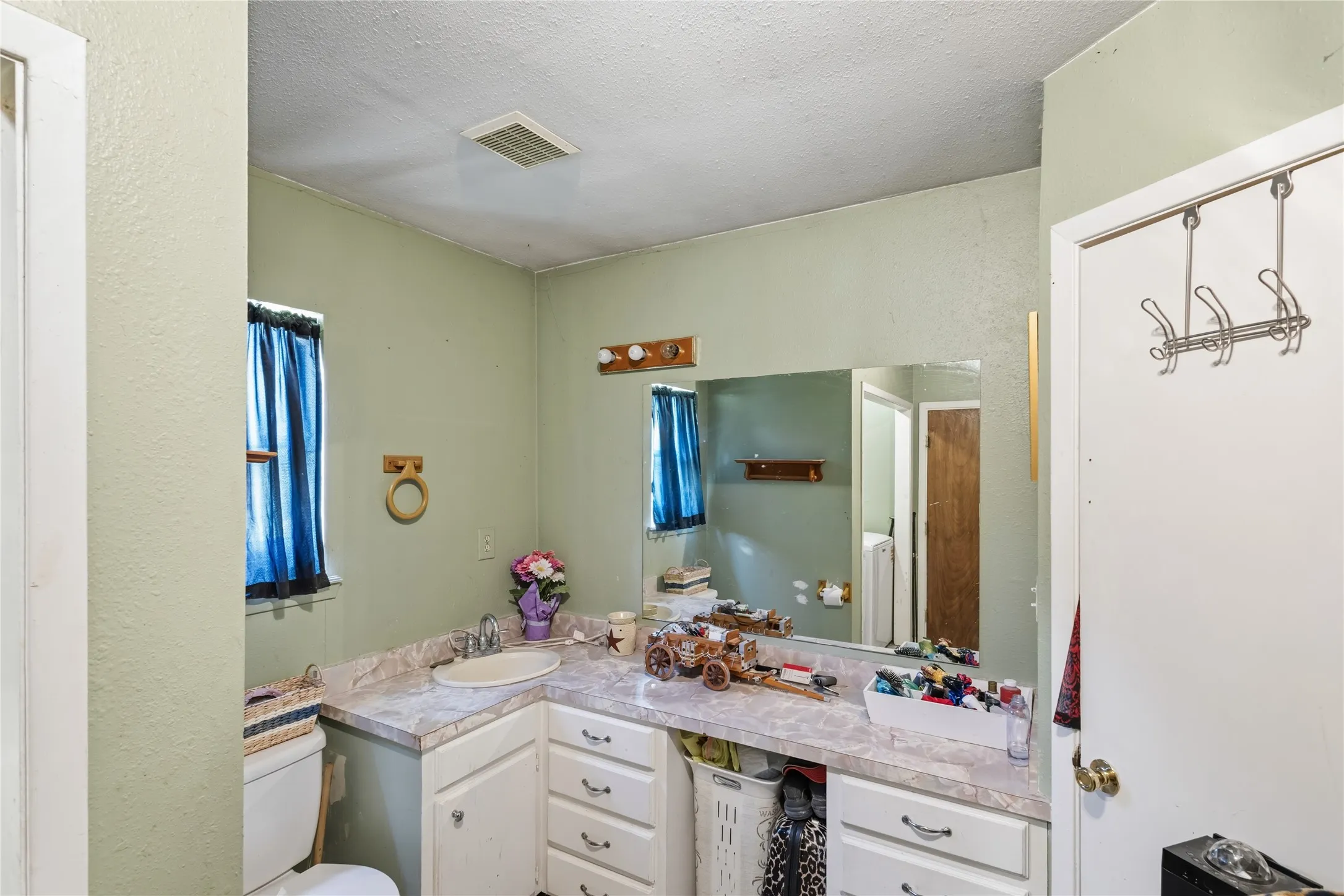 Single Family Residence For Sale in Erath County , 1336 County Road 563, Stephenville, Texas 76401, 3 Bedroom, 2 Bathroom, Garage spaces, 1,501 Sqft, built in 1988, mls#21258555, Real Estate Agent in Stephenville, Homes For Sale in Erath county, Homes For Sale in Stephenville, Realtor in Stephenville Texas, Real Estate Brokerage Independent Realty Texas, Luminita Cordes Realtor