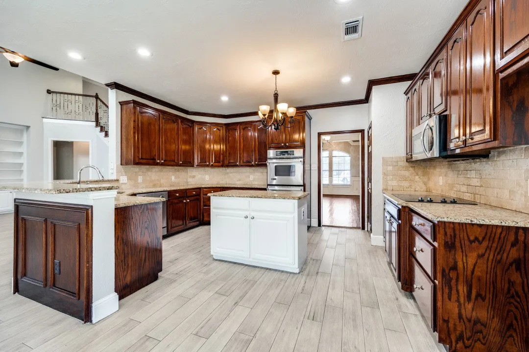 Single Family Residence For Sale in Collin County , 725 Chapel Court, Allen, Texas 75002, 4 Bedroom, 4 Bathroom, 3 Garage spaces, 4,662 Sqft, built in 2000, mls#21258576, Real Estate Agent in Allen, Homes For Sale in Collin county, Homes For Sale in Allen, Realtor in Allen Texas, Real Estate Brokerage Independent Realty Texas, Luminita Cordes Realtor