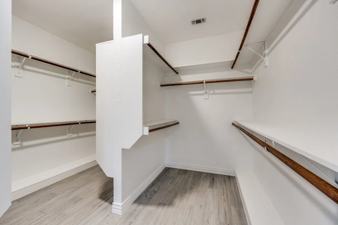 Single Family Residence For Sale in Collin County , 725 Chapel Court, Allen, Texas 75002, 4 Bedroom, 4 Bathroom, 3 Garage spaces, 4,662 Sqft, built in 2000, mls#21258576, Real Estate Agent in Allen, Homes For Sale in Collin county, Homes For Sale in Allen, Realtor in Allen Texas, Real Estate Brokerage Independent Realty Texas, Luminita Cordes Realtor