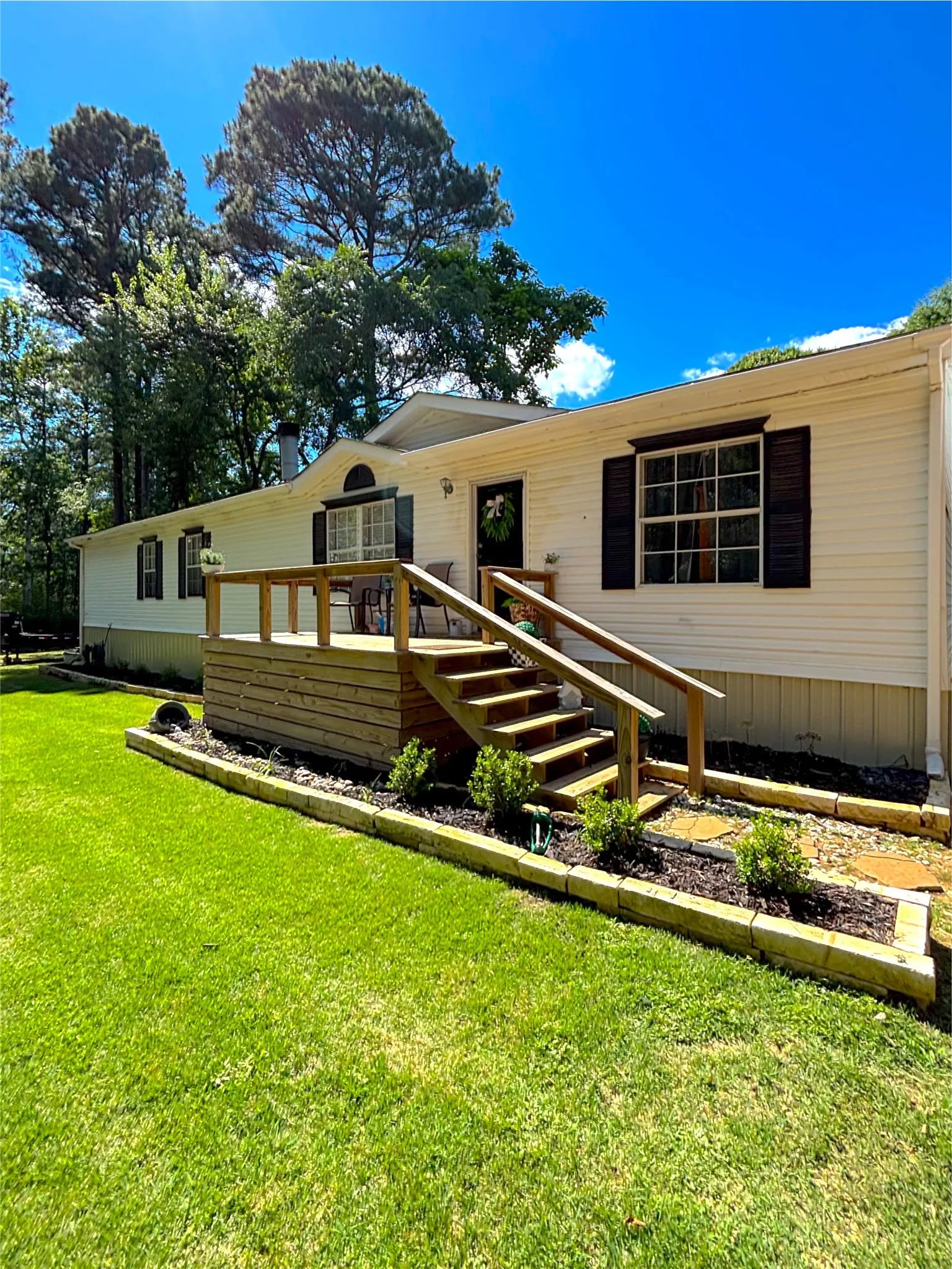 Manufactured Home For Sale in Smith County , 19792 Creekside Drive, Flint, Texas 75762, 4 Bedroom, 2 Bathroom, 2 Garage spaces, 2,059 Sqft, built in 1999, Unknown, mls#21258603, Real Estate Agent in Flint, Homes For Sale in Smith county, Homes For Sale in Flint, Realtor in Flint Texas, Real Estate Brokerage Independent Realty Texas, Luminita Cordes Realtor