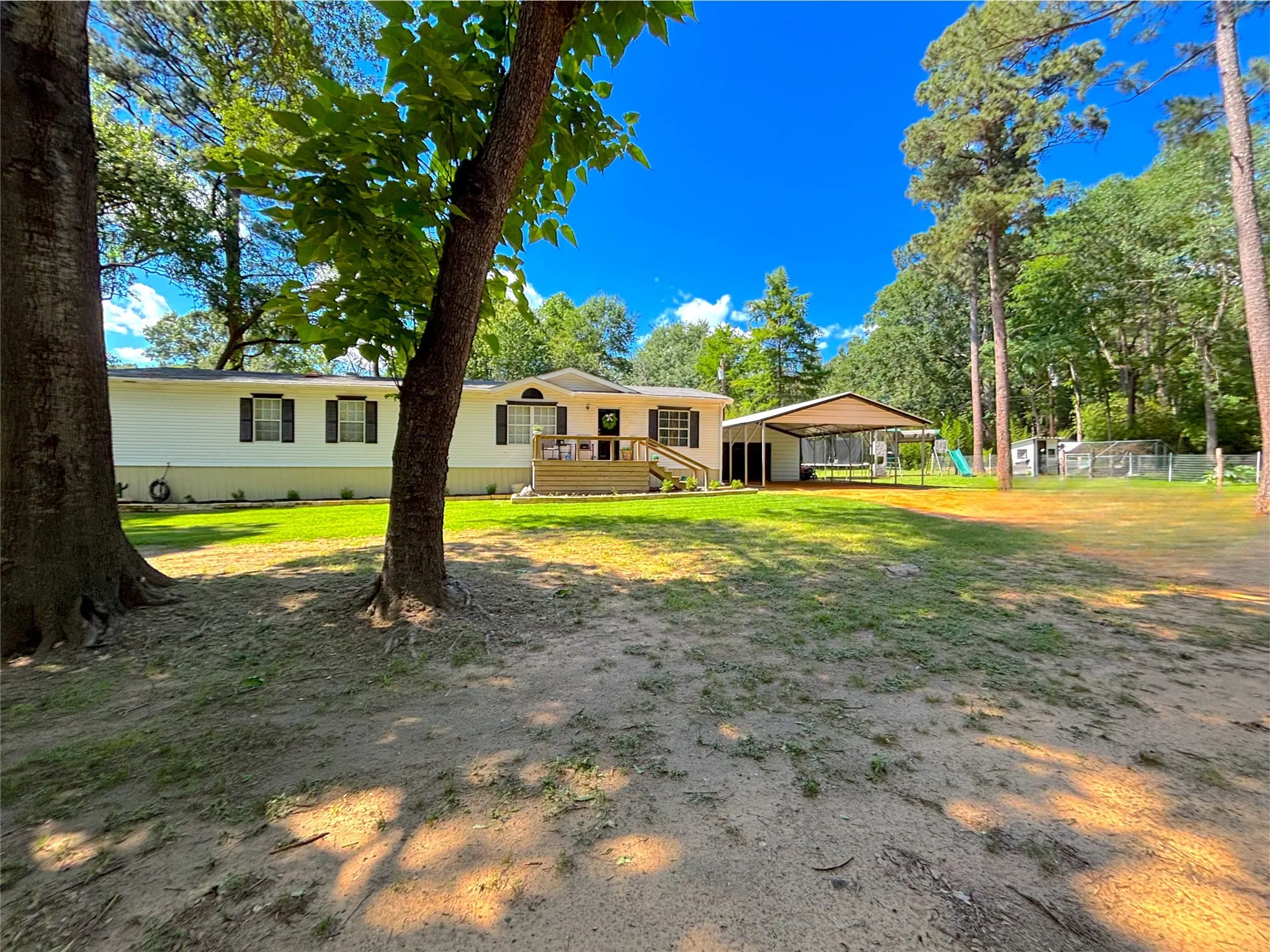 Manufactured Home For Sale in Smith County , 19792 Creekside Drive, Flint, Texas 75762, 4 Bedroom, 2 Bathroom, 2 Garage spaces, 2,059 Sqft, built in 1999, Unknown, mls#21258603, Real Estate Agent in Flint, Homes For Sale in Smith county, Homes For Sale in Flint, Realtor in Flint Texas, Real Estate Brokerage Independent Realty Texas, Luminita Cordes Realtor