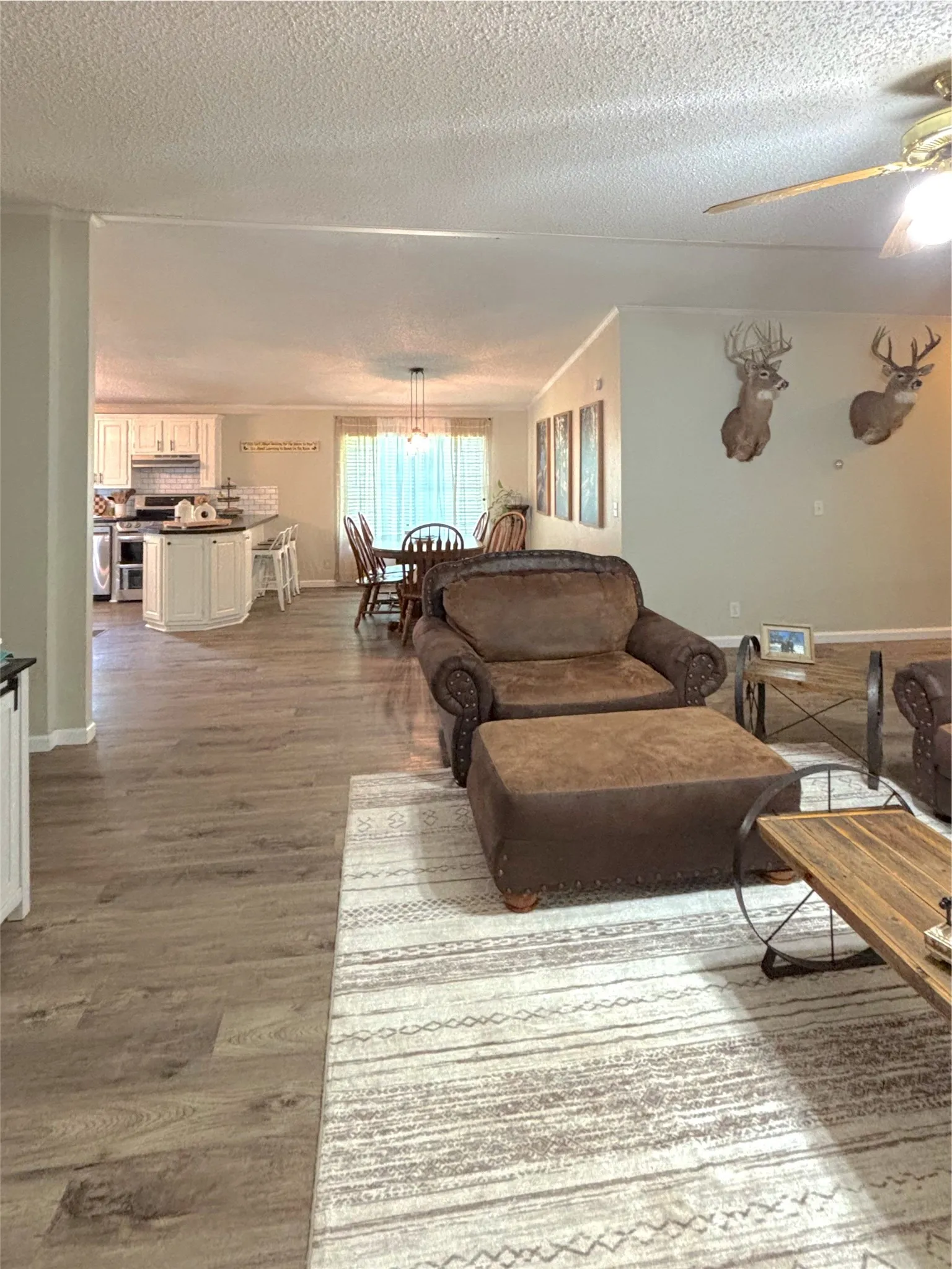 Manufactured Home For Sale in Smith County , 19792 Creekside Drive, Flint, Texas 75762, 4 Bedroom, 2 Bathroom, 2 Garage spaces, 2,059 Sqft, built in 1999, Unknown, mls#21258603, Real Estate Agent in Flint, Homes For Sale in Smith county, Homes For Sale in Flint, Realtor in Flint Texas, Real Estate Brokerage Independent Realty Texas, Luminita Cordes Realtor