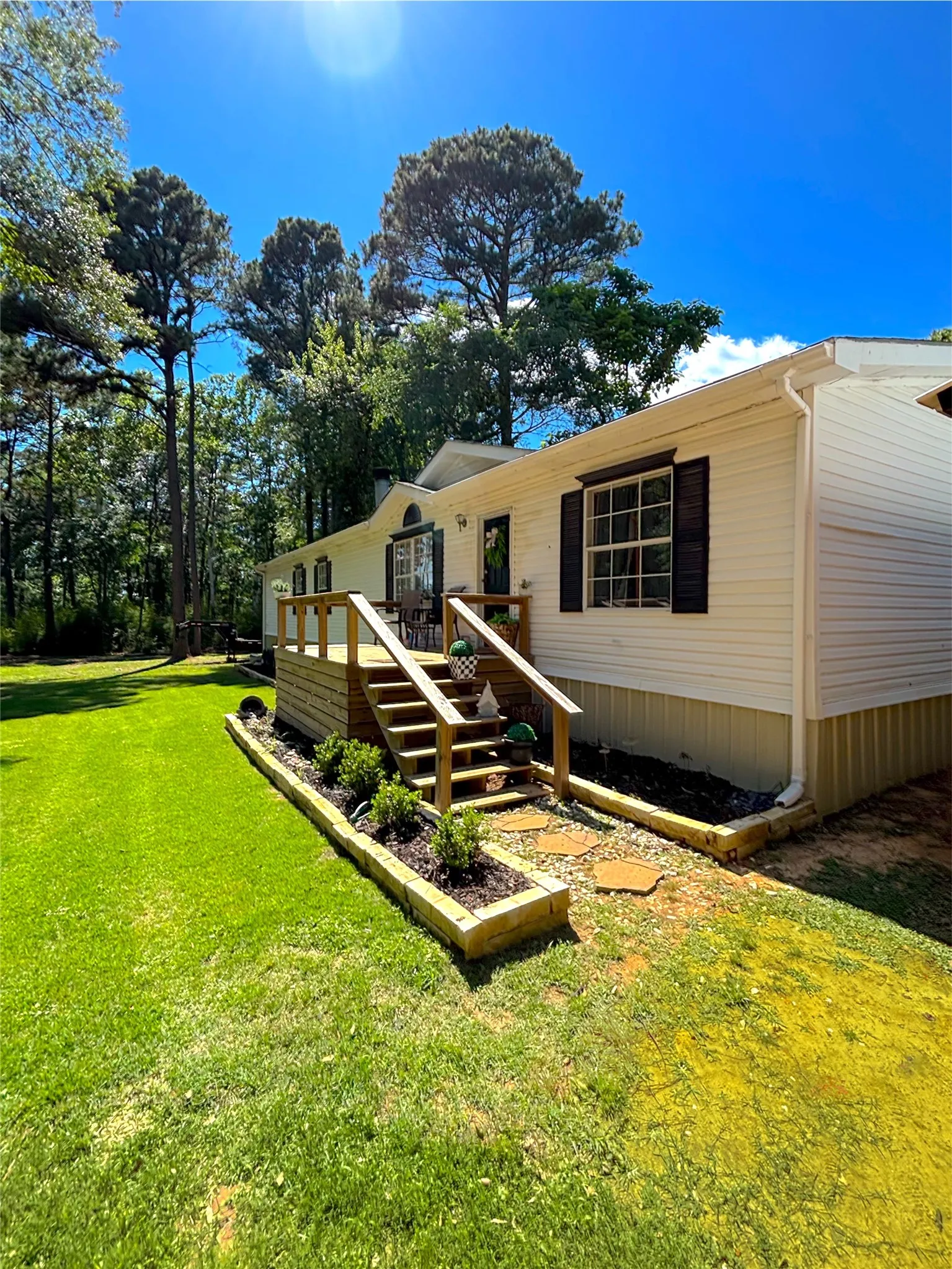 Manufactured Home For Sale in Smith County , 19792 Creekside Drive, Flint, Texas 75762, 4 Bedroom, 2 Bathroom, 2 Garage spaces, 2,059 Sqft, built in 1999, Unknown, mls#21258603, Real Estate Agent in Flint, Homes For Sale in Smith county, Homes For Sale in Flint, Realtor in Flint Texas, Real Estate Brokerage Independent Realty Texas, Luminita Cordes Realtor