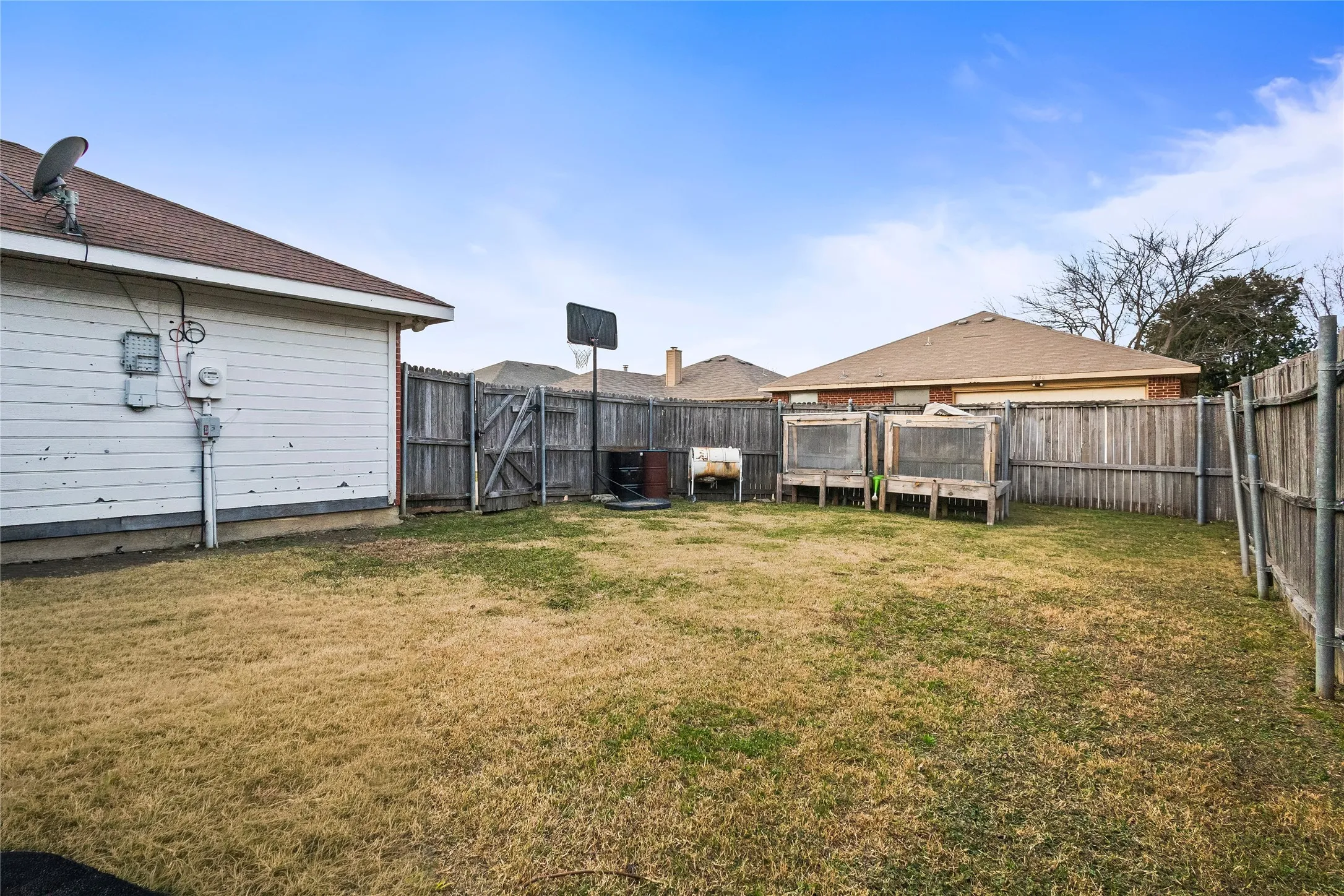 Single Family Residence For Sale in Dallas County , 2831 Saint Johns Avenue, Lancaster, Texas 75146, 3 Bedroom, 2 Bathroom, 2 Garage spaces, 1,424 Sqft, built in 1996, mls#21258614, Real Estate Agent in Lancaster, Homes For Sale in Dallas county, Homes For Sale in Lancaster, Realtor in Lancaster Texas, Real Estate Brokerage Independent Realty Texas, Luminita Cordes Realtor