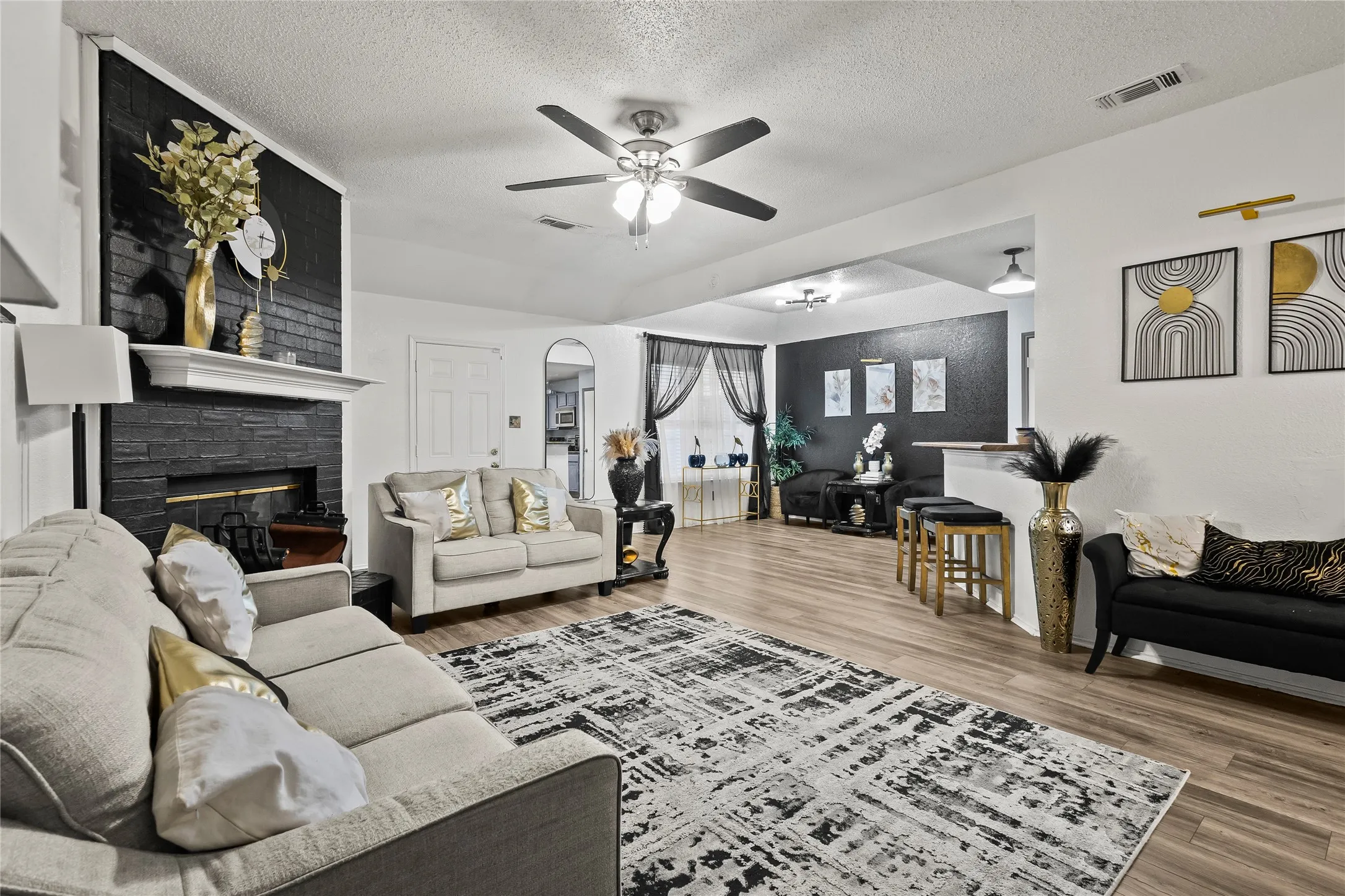 Single Family Residence For Sale in Dallas County , 2831 Saint Johns Avenue, Lancaster, Texas 75146, 3 Bedroom, 2 Bathroom, 2 Garage spaces, 1,424 Sqft, built in 1996, mls#21258614, Real Estate Agent in Lancaster, Homes For Sale in Dallas county, Homes For Sale in Lancaster, Realtor in Lancaster Texas, Real Estate Brokerage Independent Realty Texas, Luminita Cordes Realtor