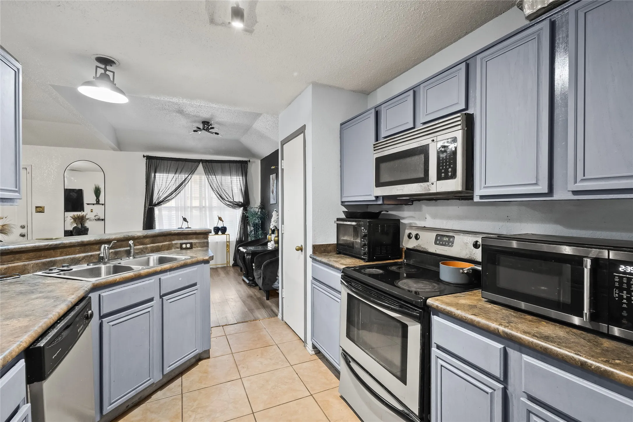 Single Family Residence For Sale in Dallas County , 2831 Saint Johns Avenue, Lancaster, Texas 75146, 3 Bedroom, 2 Bathroom, 2 Garage spaces, 1,424 Sqft, built in 1996, mls#21258614, Real Estate Agent in Lancaster, Homes For Sale in Dallas county, Homes For Sale in Lancaster, Realtor in Lancaster Texas, Real Estate Brokerage Independent Realty Texas, Luminita Cordes Realtor