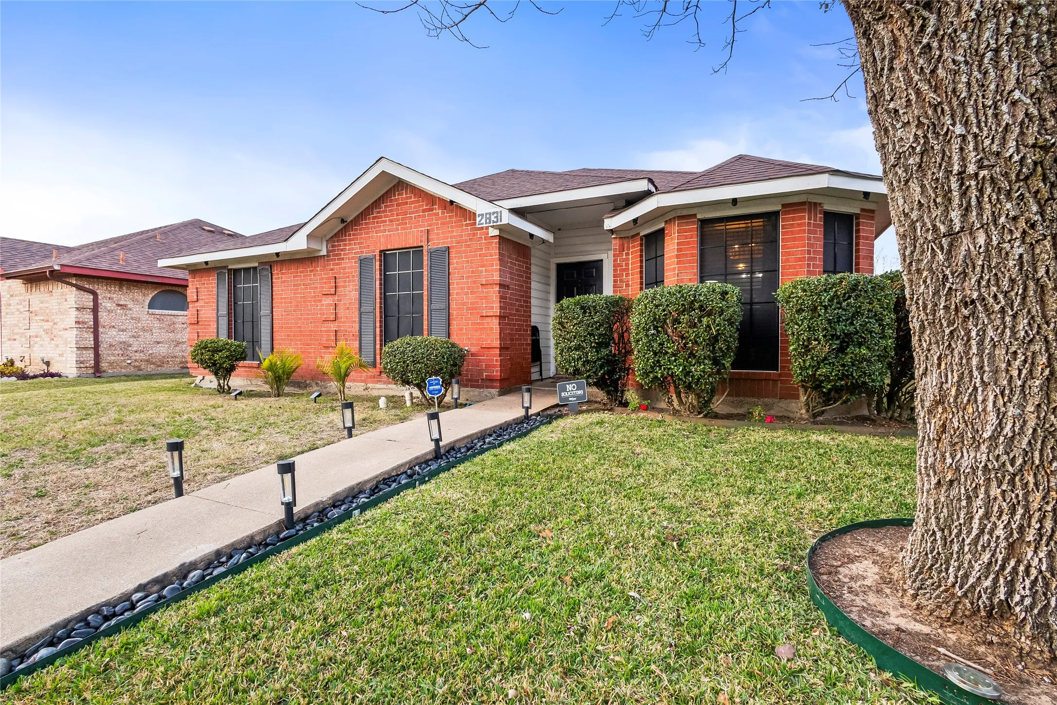 Single Family Residence For Sale in Dallas County , 2831 Saint Johns Avenue, Lancaster, Texas 75146, 3 Bedroom, 2 Bathroom, 2 Garage spaces, 1,424 Sqft, built in 1996, mls#21258614, Real Estate Agent in Lancaster, Homes For Sale in Dallas county, Homes For Sale in Lancaster, Realtor in Lancaster Texas, Real Estate Brokerage Independent Realty Texas, Luminita Cordes Realtor