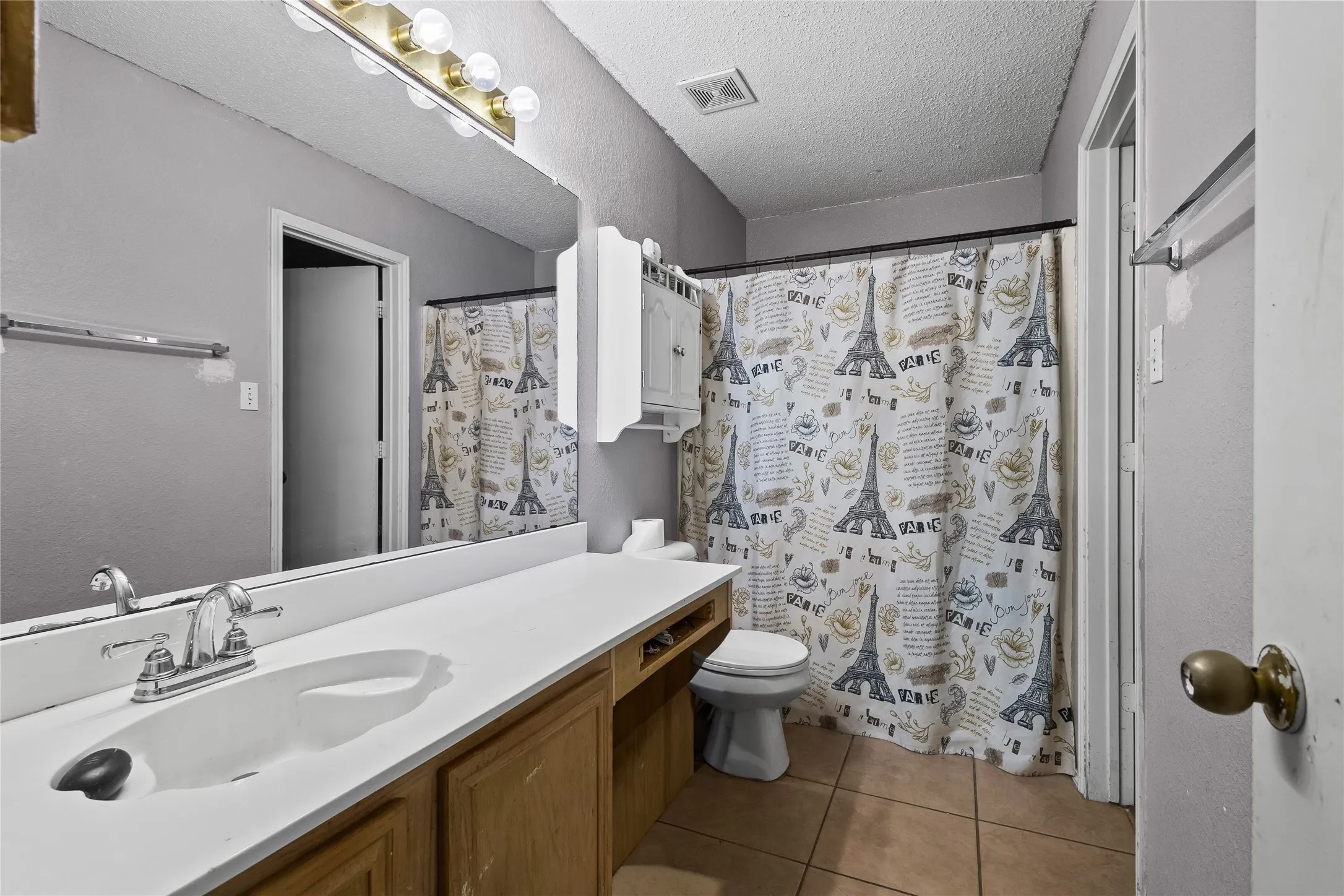 Single Family Residence For Sale in Dallas County , 2831 Saint Johns Avenue, Lancaster, Texas 75146, 3 Bedroom, 2 Bathroom, 2 Garage spaces, 1,424 Sqft, built in 1996, mls#21258614, Real Estate Agent in Lancaster, Homes For Sale in Dallas county, Homes For Sale in Lancaster, Realtor in Lancaster Texas, Real Estate Brokerage Independent Realty Texas, Luminita Cordes Realtor