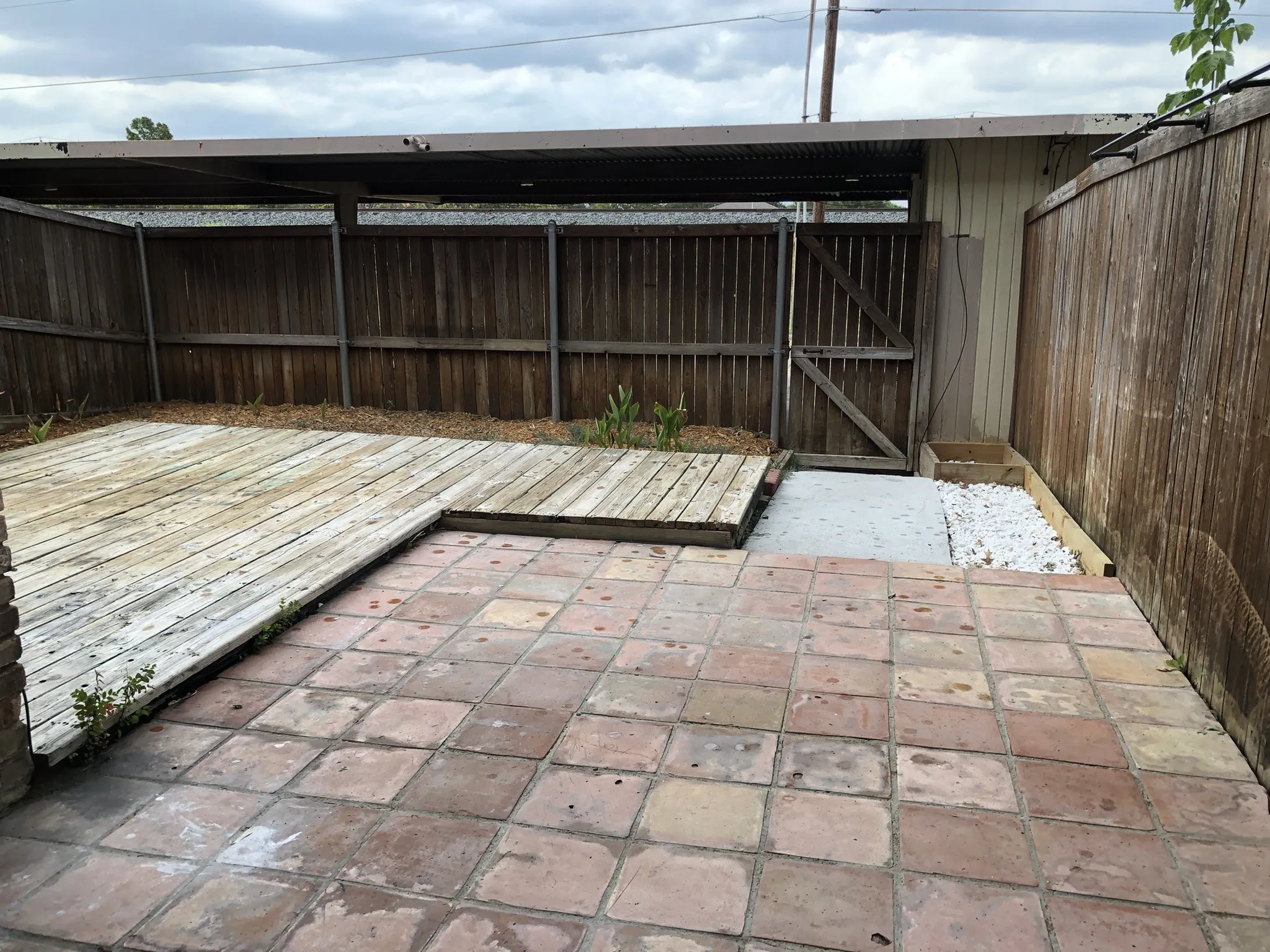 Townhouse For Sale in Dallas County , 513 Towne House Lane, Richardson, Texas 75081, 3 Bedroom, 3 Bathroom, Garage spaces, 1,817 Sqft, built in 1973, Preowned, mls#21258619, Real Estate Agent in Richardson, Homes For Sale in Dallas county, Homes For Sale in Richardson, Realtor in Richardson Texas, Real Estate Brokerage Independent Realty Texas, Luminita Cordes Realtor