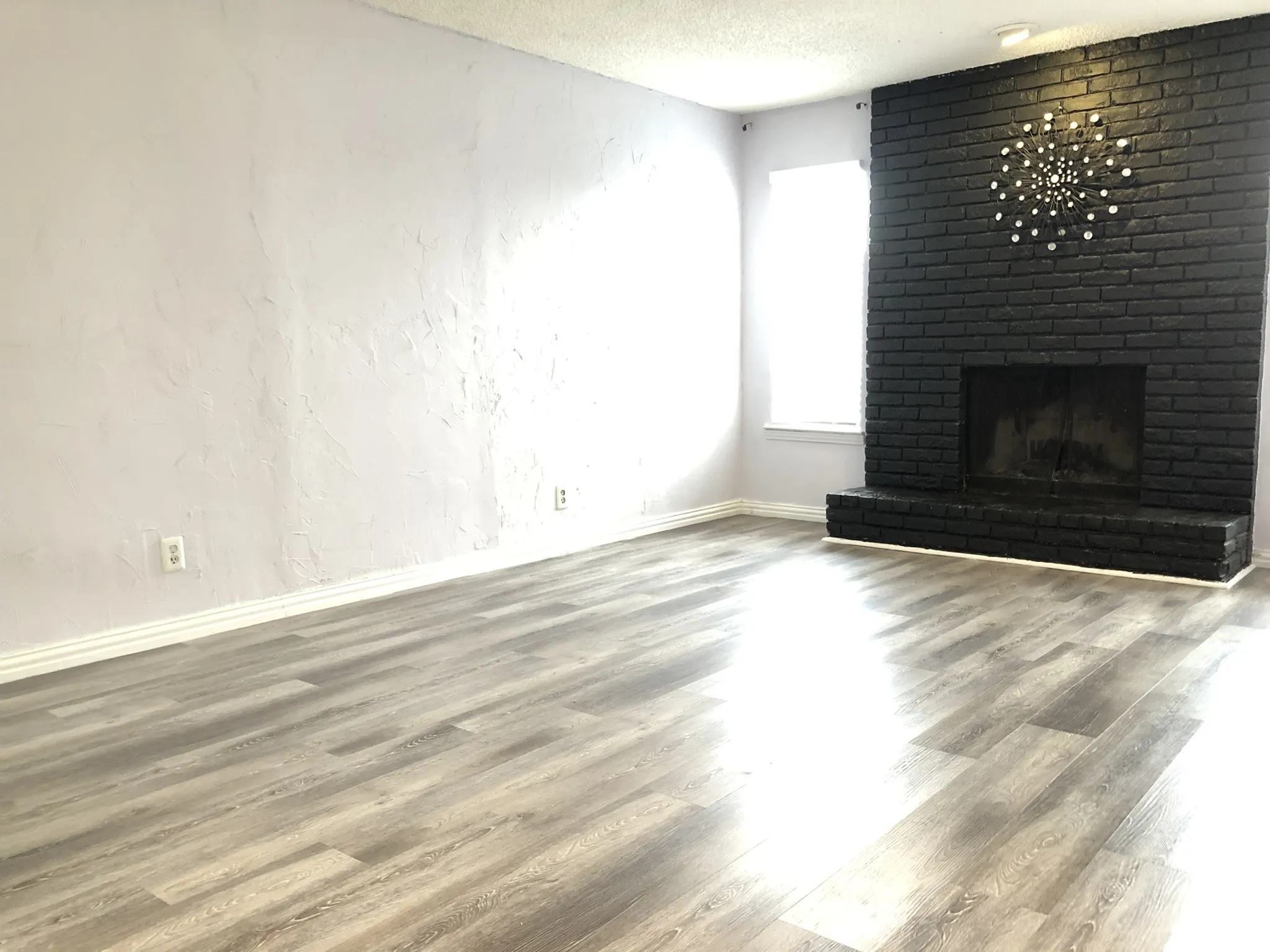 Townhouse For Sale in Dallas County , 513 Towne House Lane, Richardson, Texas 75081, 3 Bedroom, 3 Bathroom, Garage spaces, 1,817 Sqft, built in 1973, Preowned, mls#21258619, Real Estate Agent in Richardson, Homes For Sale in Dallas county, Homes For Sale in Richardson, Realtor in Richardson Texas, Real Estate Brokerage Independent Realty Texas, Luminita Cordes Realtor