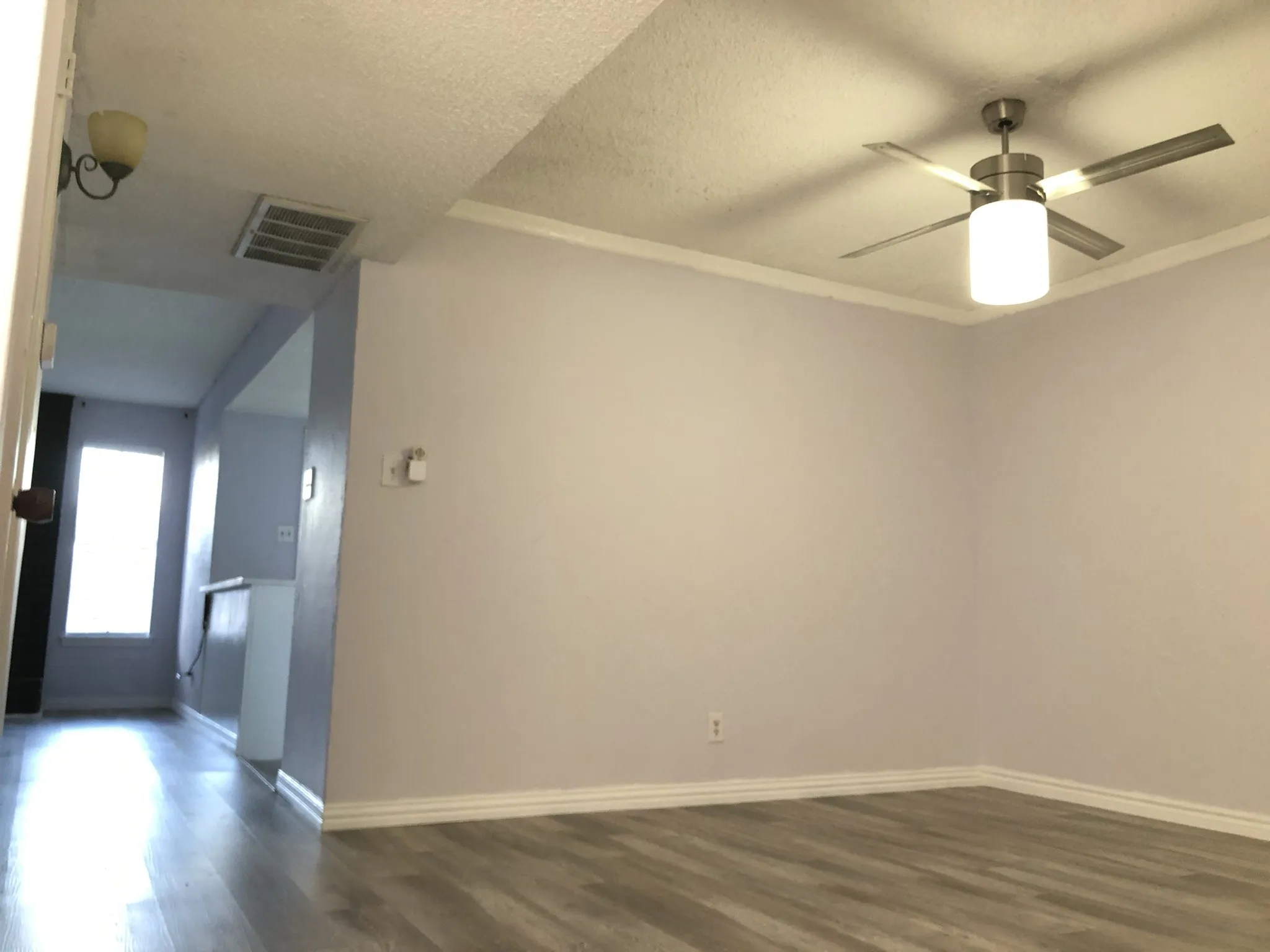 Townhouse For Sale in Dallas County , 513 Towne House Lane, Richardson, Texas 75081, 3 Bedroom, 3 Bathroom, Garage spaces, 1,817 Sqft, built in 1973, Preowned, mls#21258619, Real Estate Agent in Richardson, Homes For Sale in Dallas county, Homes For Sale in Richardson, Realtor in Richardson Texas, Real Estate Brokerage Independent Realty Texas, Luminita Cordes Realtor