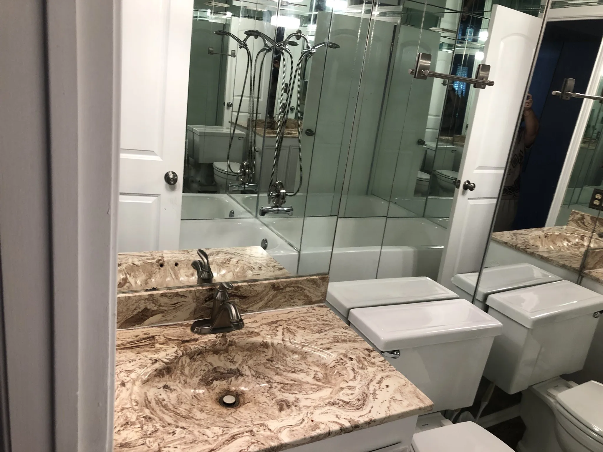 Townhouse For Sale in Dallas County , 513 Towne House Lane, Richardson, Texas 75081, 3 Bedroom, 3 Bathroom, Garage spaces, 1,817 Sqft, built in 1973, Preowned, mls#21258619, Real Estate Agent in Richardson, Homes For Sale in Dallas county, Homes For Sale in Richardson, Realtor in Richardson Texas, Real Estate Brokerage Independent Realty Texas, Luminita Cordes Realtor