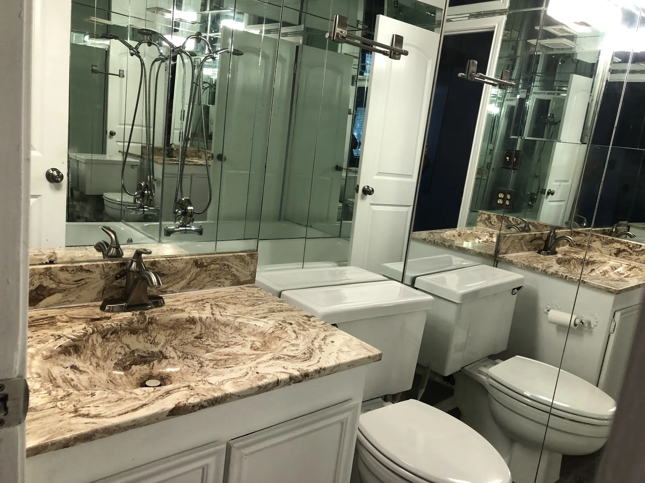 Townhouse For Sale in Dallas County , 513 Towne House Lane, Richardson, Texas 75081, 3 Bedroom, 3 Bathroom, Garage spaces, 1,817 Sqft, built in 1973, Preowned, mls#21258619, Real Estate Agent in Richardson, Homes For Sale in Dallas county, Homes For Sale in Richardson, Realtor in Richardson Texas, Real Estate Brokerage Independent Realty Texas, Luminita Cordes Realtor