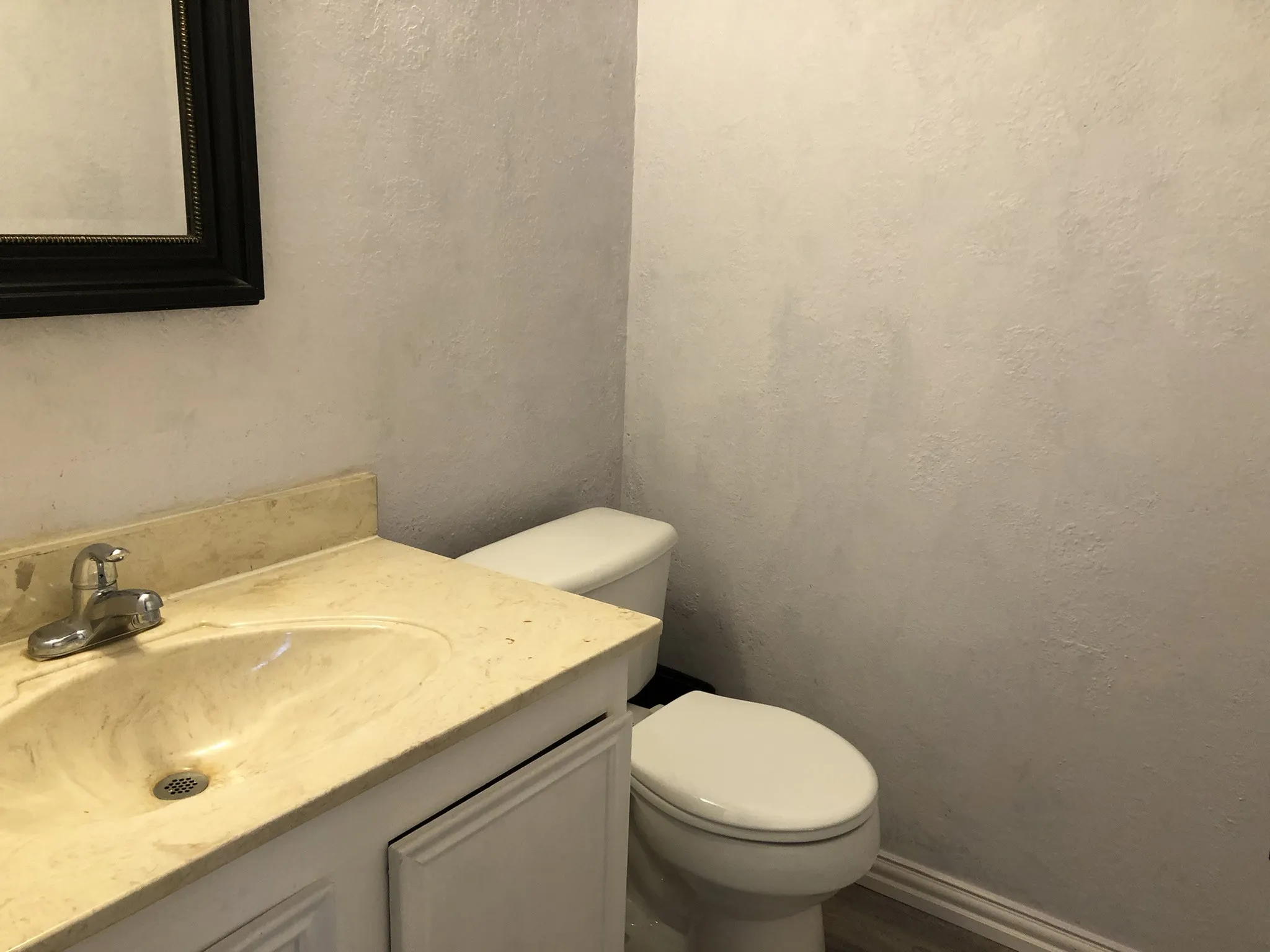 Townhouse For Sale in Dallas County , 513 Towne House Lane, Richardson, Texas 75081, 3 Bedroom, 3 Bathroom, Garage spaces, 1,817 Sqft, built in 1973, Preowned, mls#21258619, Real Estate Agent in Richardson, Homes For Sale in Dallas county, Homes For Sale in Richardson, Realtor in Richardson Texas, Real Estate Brokerage Independent Realty Texas, Luminita Cordes Realtor