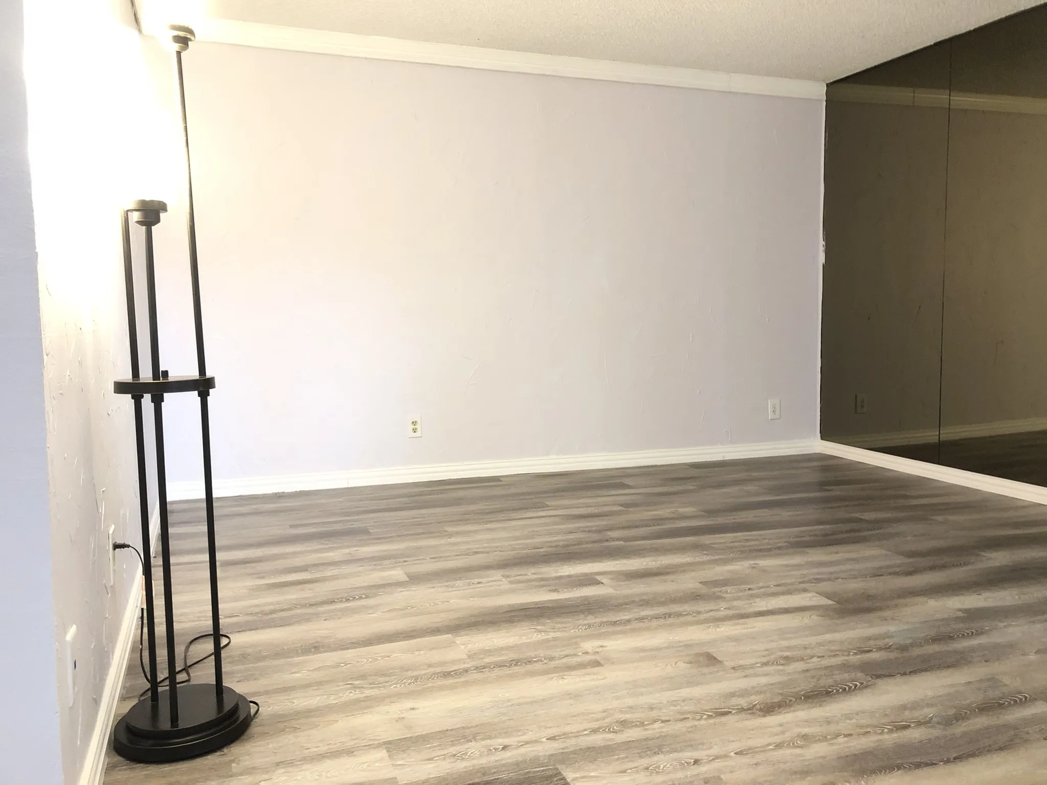 Townhouse For Sale in Dallas County , 513 Towne House Lane, Richardson, Texas 75081, 3 Bedroom, 3 Bathroom, Garage spaces, 1,817 Sqft, built in 1973, Preowned, mls#21258619, Real Estate Agent in Richardson, Homes For Sale in Dallas county, Homes For Sale in Richardson, Realtor in Richardson Texas, Real Estate Brokerage Independent Realty Texas, Luminita Cordes Realtor