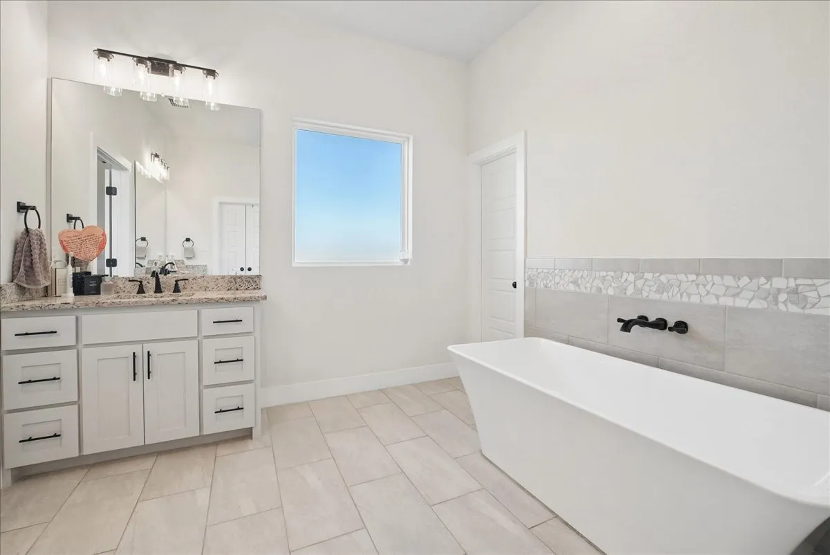 Single Family Residence For Sale in Parker County , 3008 Westfork Way, Springtown, Texas 76082, 4 Bedroom, 3 Bathroom, 3 Garage spaces, 2,538 Sqft, built in 2023, mls#21258314, Real Estate Agent in Springtown, Homes For Sale in Parker county, Homes For Sale in Springtown, Realtor in Springtown Texas, Real Estate Brokerage Independent Realty Texas, Luminita Cordes Realtor