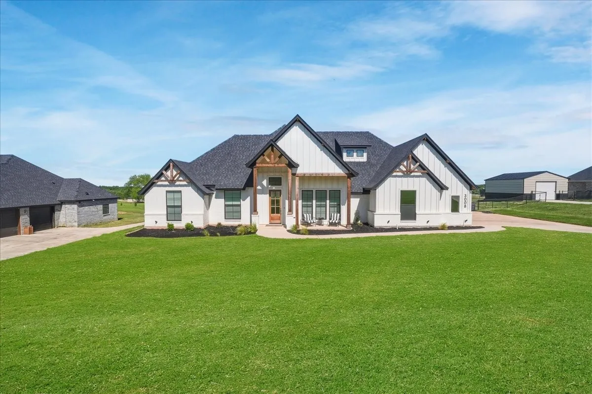 Single Family Residence For Sale in Parker County , 3008 Westfork Way, Springtown, Texas 76082, 4 Bedroom, 3 Bathroom, 3 Garage spaces, 2,538 Sqft, built in 2023, mls#21258314, Real Estate Agent in Springtown, Homes For Sale in Parker county, Homes For Sale in Springtown, Realtor in Springtown Texas, Real Estate Brokerage Independent Realty Texas, Luminita Cordes Realtor