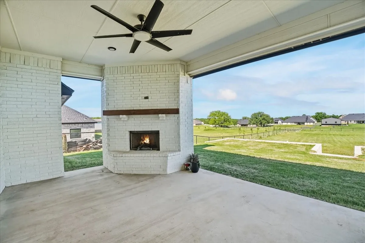 Single Family Residence For Sale in Parker County , 3008 Westfork Way, Springtown, Texas 76082, 4 Bedroom, 3 Bathroom, 3 Garage spaces, 2,538 Sqft, built in 2023, mls#21258314, Real Estate Agent in Springtown, Homes For Sale in Parker county, Homes For Sale in Springtown, Realtor in Springtown Texas, Real Estate Brokerage Independent Realty Texas, Luminita Cordes Realtor