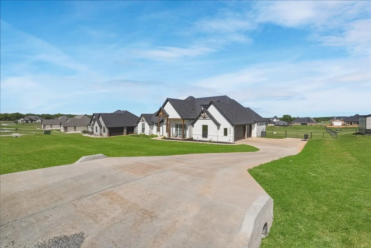 Single Family Residence For Sale in Parker County , 3008 Westfork Way, Springtown, Texas 76082, 4 Bedroom, 3 Bathroom, 3 Garage spaces, 2,538 Sqft, built in 2023, mls#21258314, Real Estate Agent in Springtown, Homes For Sale in Parker county, Homes For Sale in Springtown, Realtor in Springtown Texas, Real Estate Brokerage Independent Realty Texas, Luminita Cordes Realtor