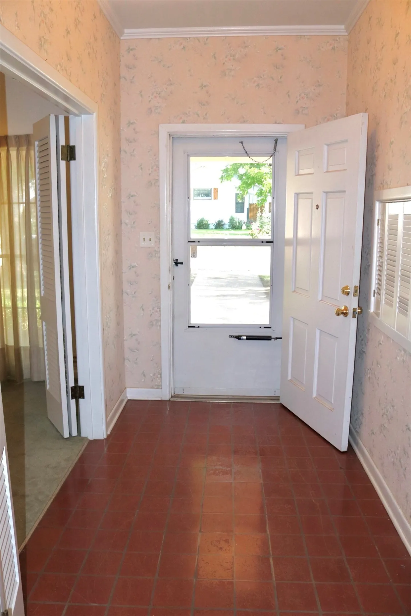 Single Family Residence For Sale in Runnels County , 211 Spill Street, Winters, Texas 79567, 3 Bedroom, 2 Bathroom, 2 Garage spaces, 2,812 Sqft, built in 1975, mls#21258621, Real Estate Agent in Winters, Homes For Sale in Runnels county, Homes For Sale in Winters, Realtor in Winters Texas, Real Estate Brokerage Independent Realty Texas, Luminita Cordes Realtor