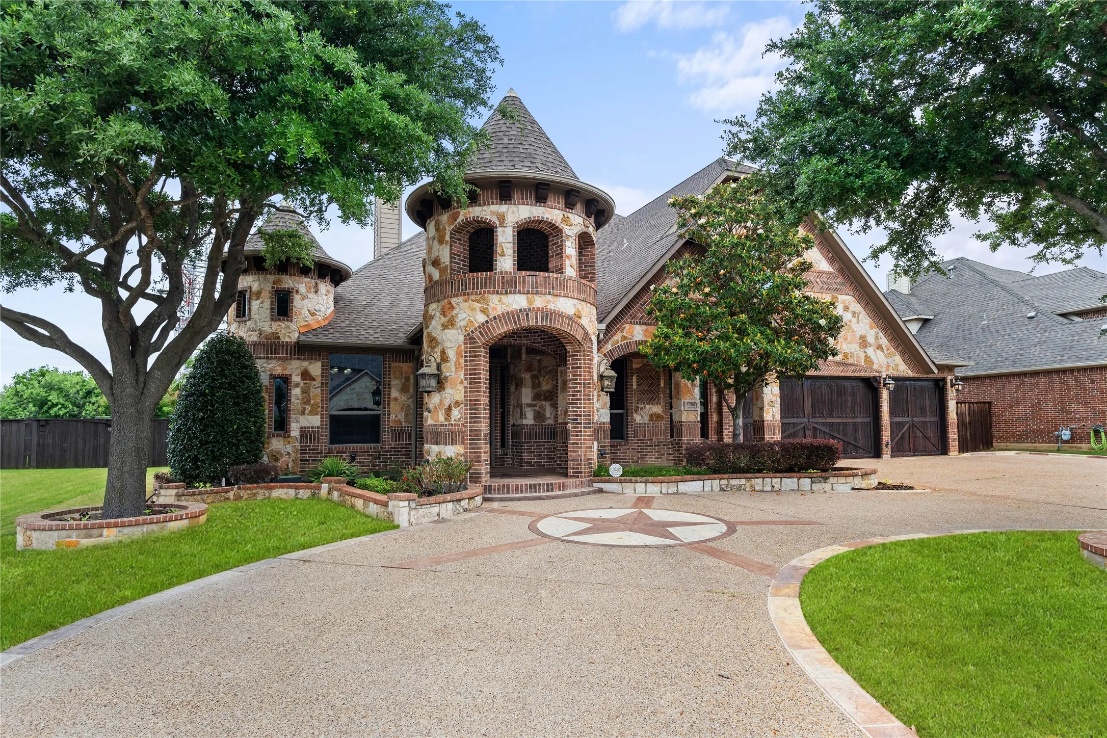 Single Family Residence For Sale in Tarrant County , 1206 Genesis Drive, Mansfield, Texas 76063, 5 Bedroom, 5 Bathroom, 3 Garage spaces, 4,232 Sqft, built in 2011, Preowned, mls#21258121, Real Estate Agent in Mansfield, Homes For Sale in Tarrant county, Homes For Sale in Mansfield, Realtor in Mansfield Texas, Real Estate Brokerage Independent Realty Texas, Luminita Cordes Realtor