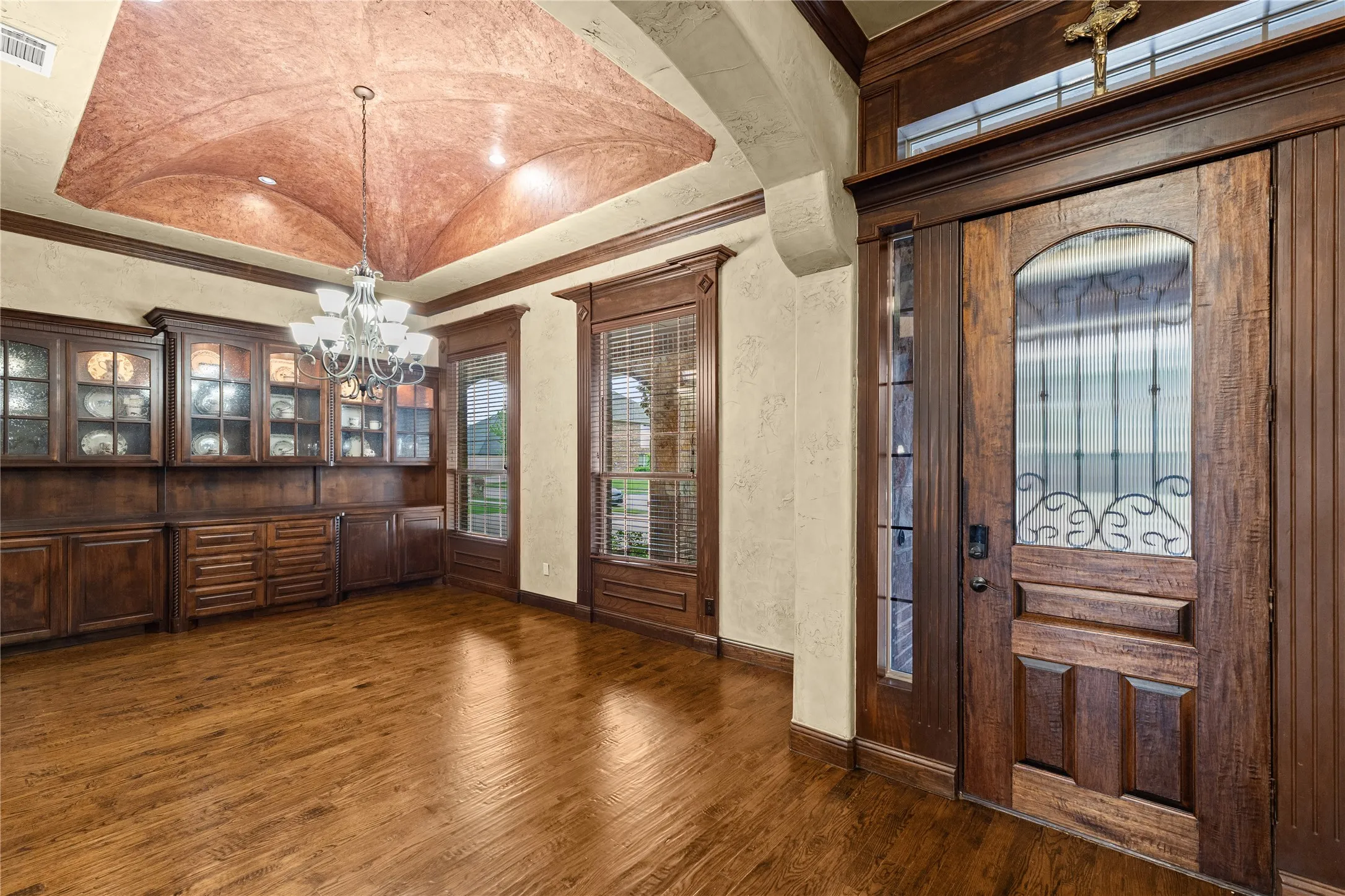 Single Family Residence For Sale in Tarrant County , 1206 Genesis Drive, Mansfield, Texas 76063, 5 Bedroom, 5 Bathroom, 3 Garage spaces, 4,232 Sqft, built in 2011, Preowned, mls#21258121, Real Estate Agent in Mansfield, Homes For Sale in Tarrant county, Homes For Sale in Mansfield, Realtor in Mansfield Texas, Real Estate Brokerage Independent Realty Texas, Luminita Cordes Realtor