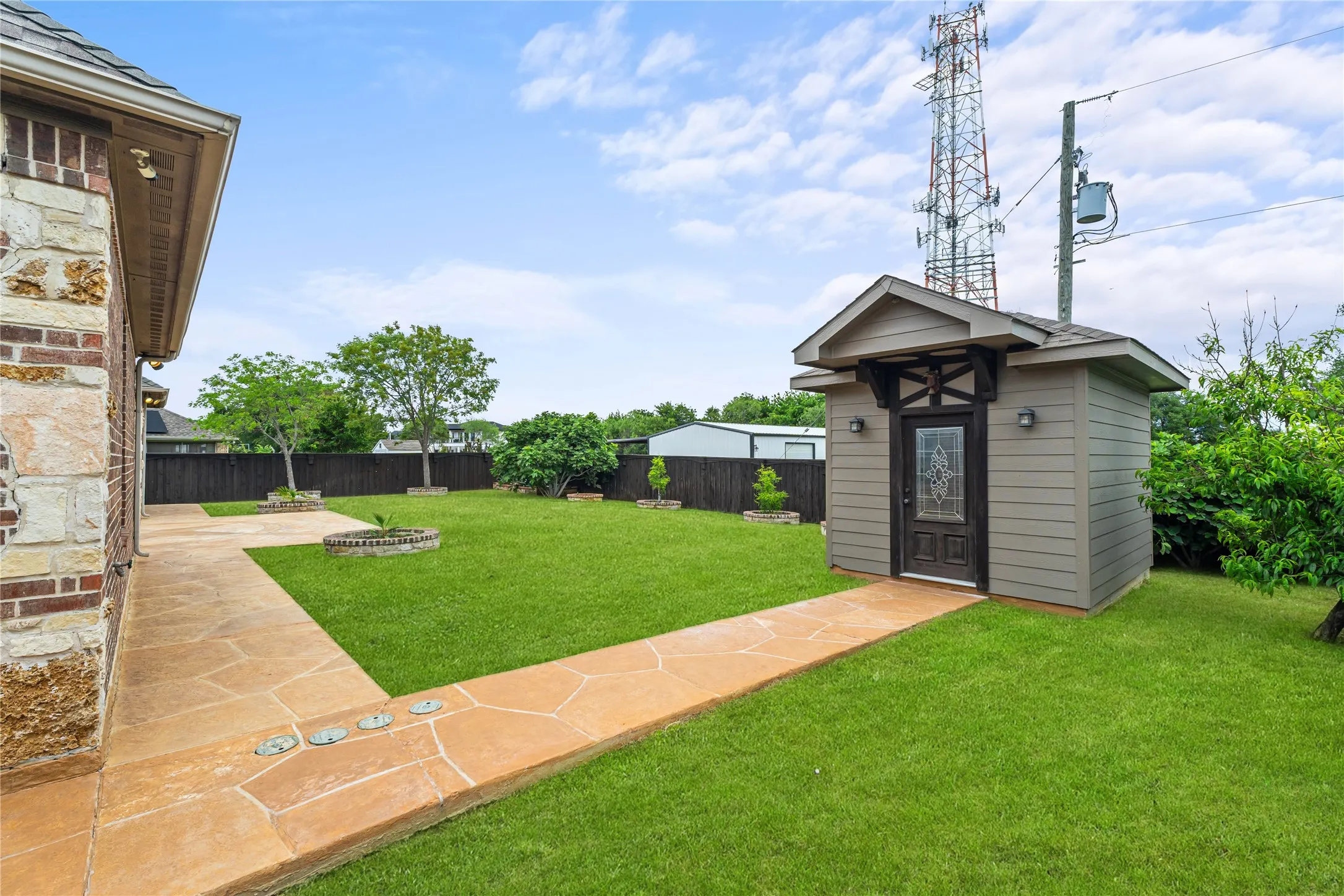 Single Family Residence For Sale in Tarrant County , 1206 Genesis Drive, Mansfield, Texas 76063, 5 Bedroom, 5 Bathroom, 3 Garage spaces, 4,232 Sqft, built in 2011, Preowned, mls#21258121, Real Estate Agent in Mansfield, Homes For Sale in Tarrant county, Homes For Sale in Mansfield, Realtor in Mansfield Texas, Real Estate Brokerage Independent Realty Texas, Luminita Cordes Realtor
