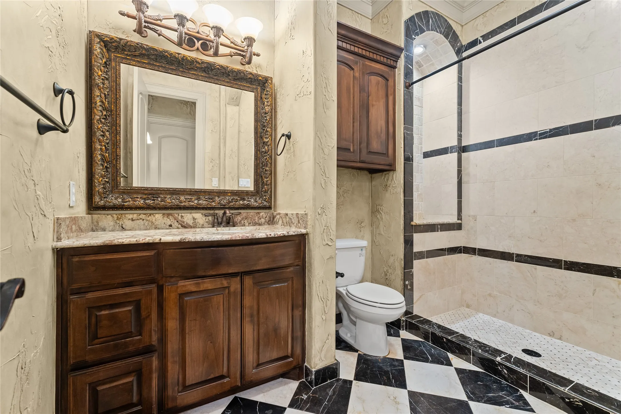 Single Family Residence For Sale in Tarrant County , 1206 Genesis Drive, Mansfield, Texas 76063, 5 Bedroom, 5 Bathroom, 3 Garage spaces, 4,232 Sqft, built in 2011, Preowned, mls#21258121, Real Estate Agent in Mansfield, Homes For Sale in Tarrant county, Homes For Sale in Mansfield, Realtor in Mansfield Texas, Real Estate Brokerage Independent Realty Texas, Luminita Cordes Realtor
