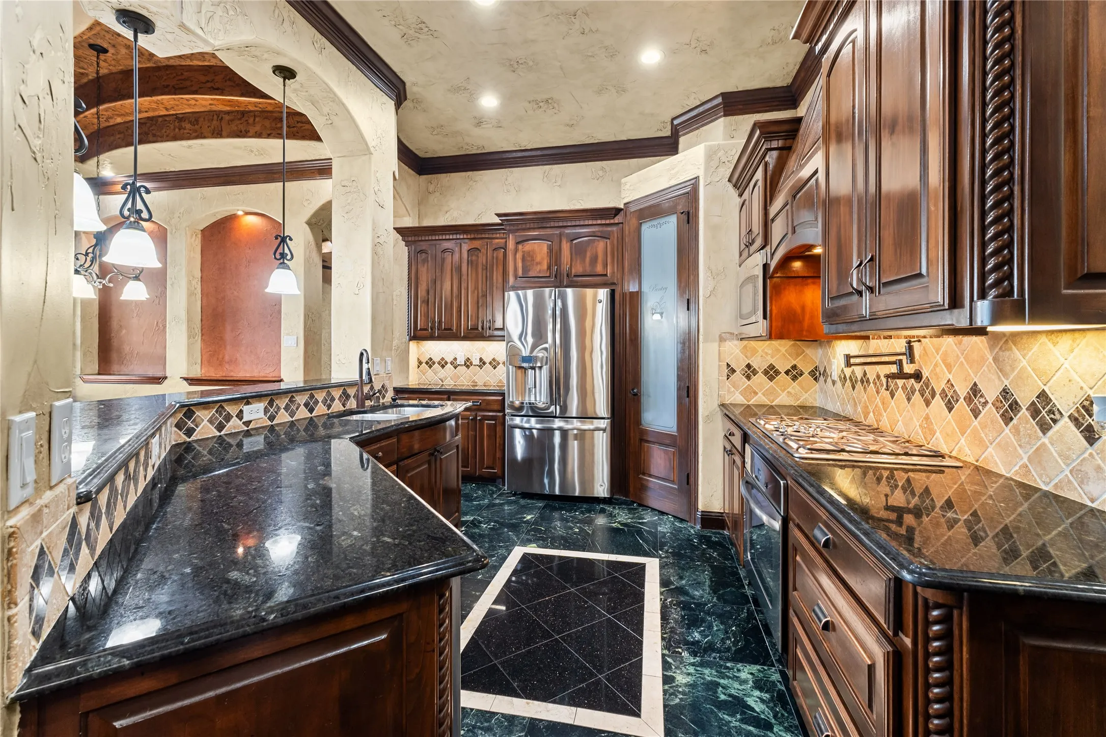 Single Family Residence For Sale in Tarrant County , 1206 Genesis Drive, Mansfield, Texas 76063, 5 Bedroom, 5 Bathroom, 3 Garage spaces, 4,232 Sqft, built in 2011, Preowned, mls#21258121, Real Estate Agent in Mansfield, Homes For Sale in Tarrant county, Homes For Sale in Mansfield, Realtor in Mansfield Texas, Real Estate Brokerage Independent Realty Texas, Luminita Cordes Realtor